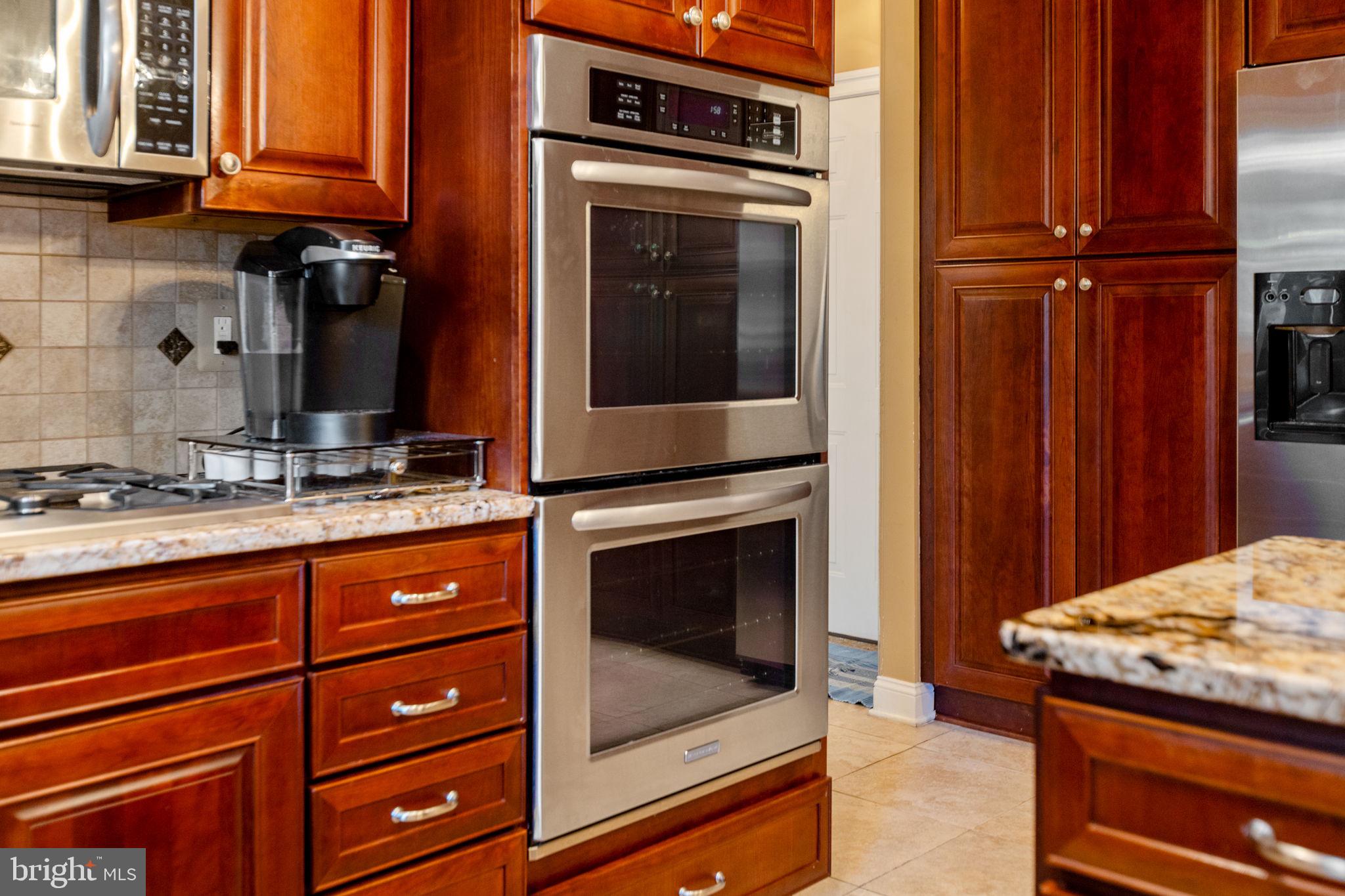 WILLOWS OF POTOMAC - Residential