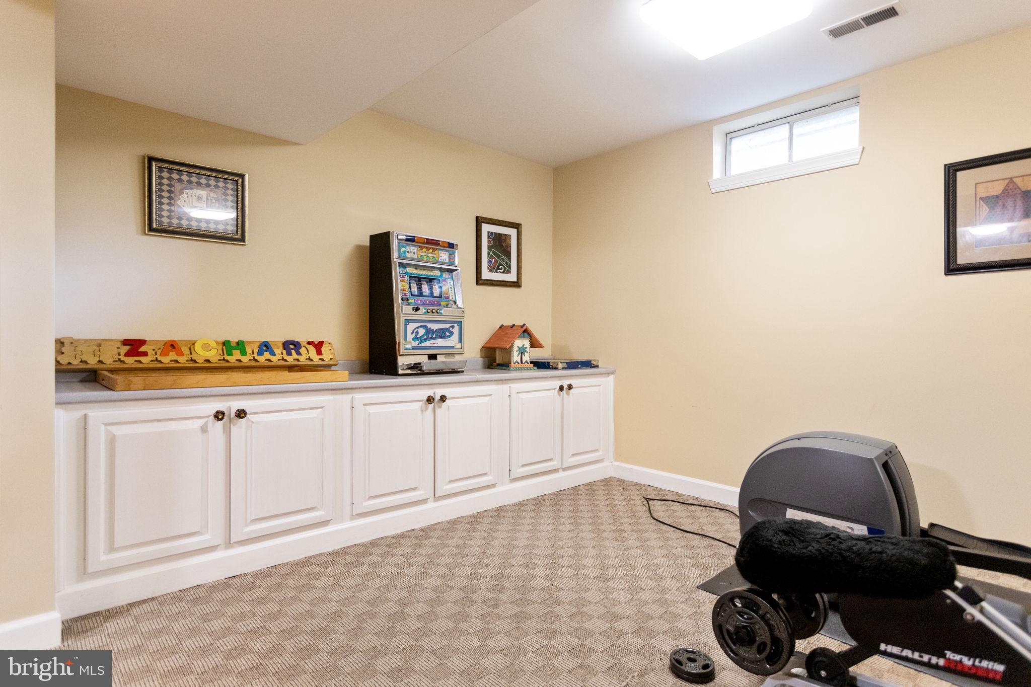 WILLOWS OF POTOMAC - Residential