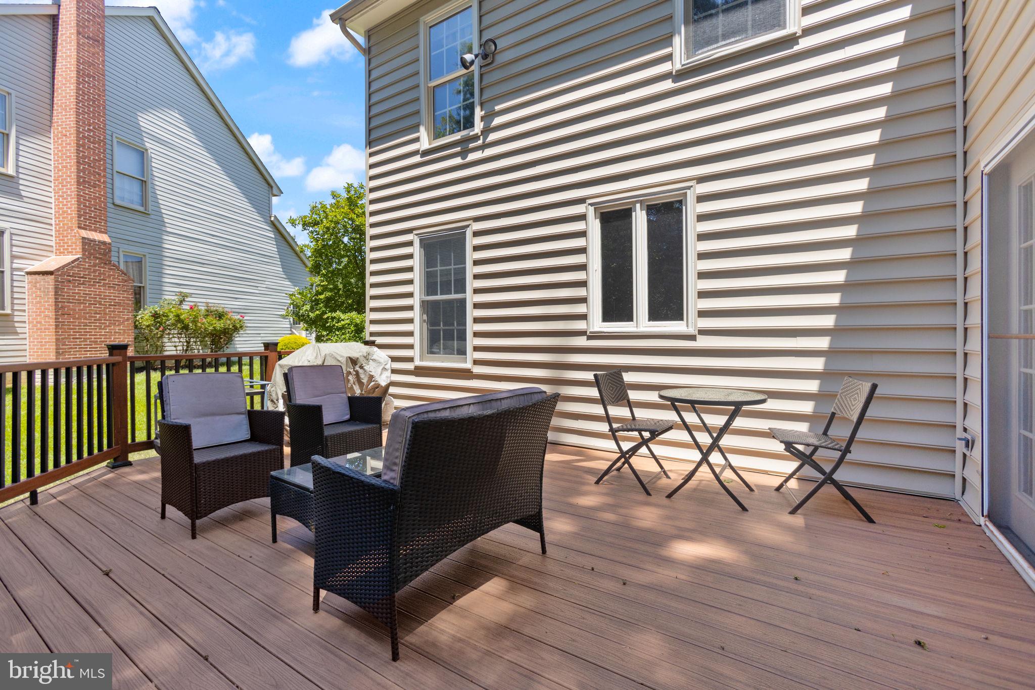 WILLOWS OF POTOMAC - Residential