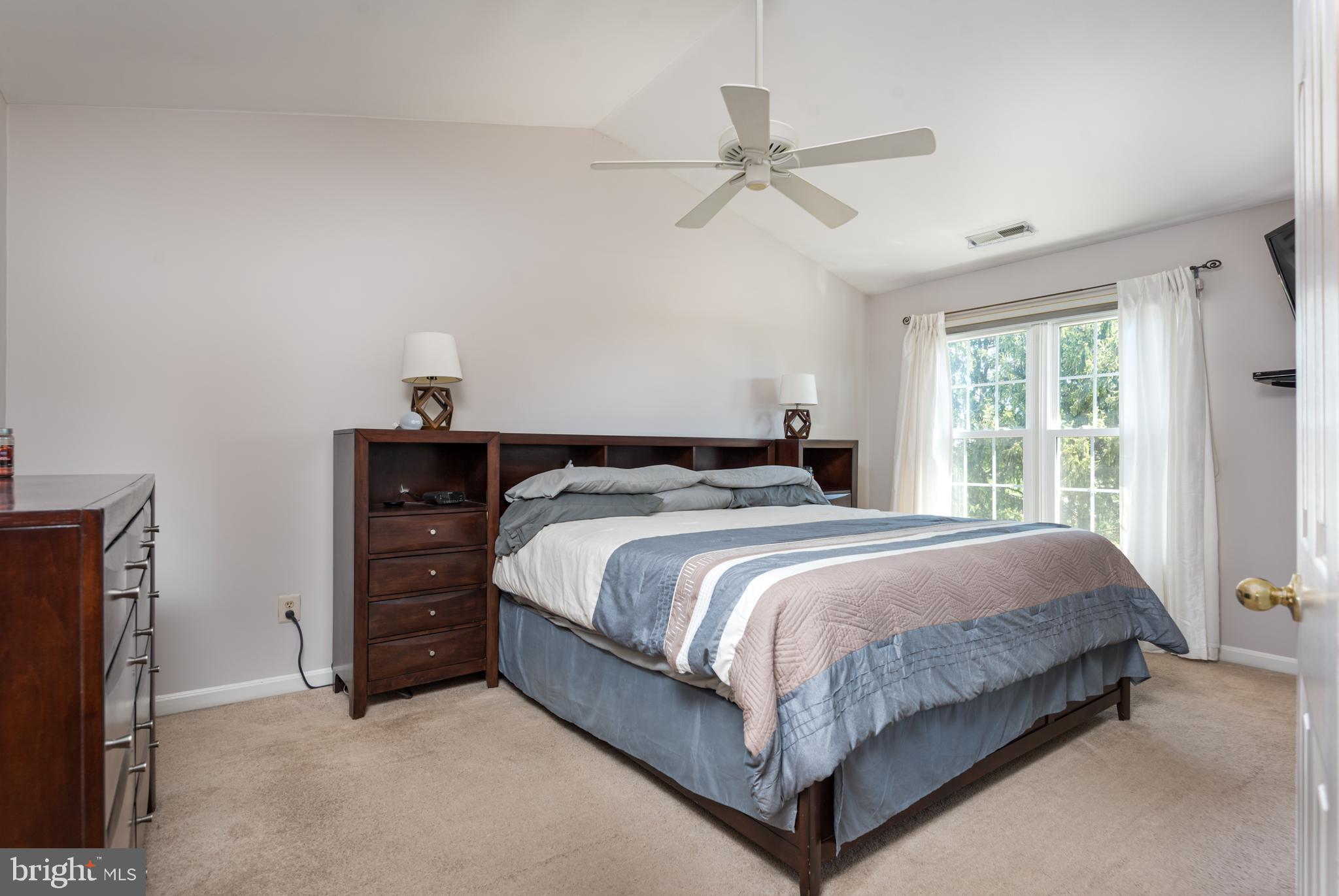 ASHBURN FARM - Residential