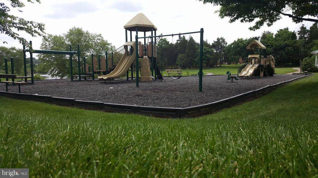 ASHBURN FARM - Residential