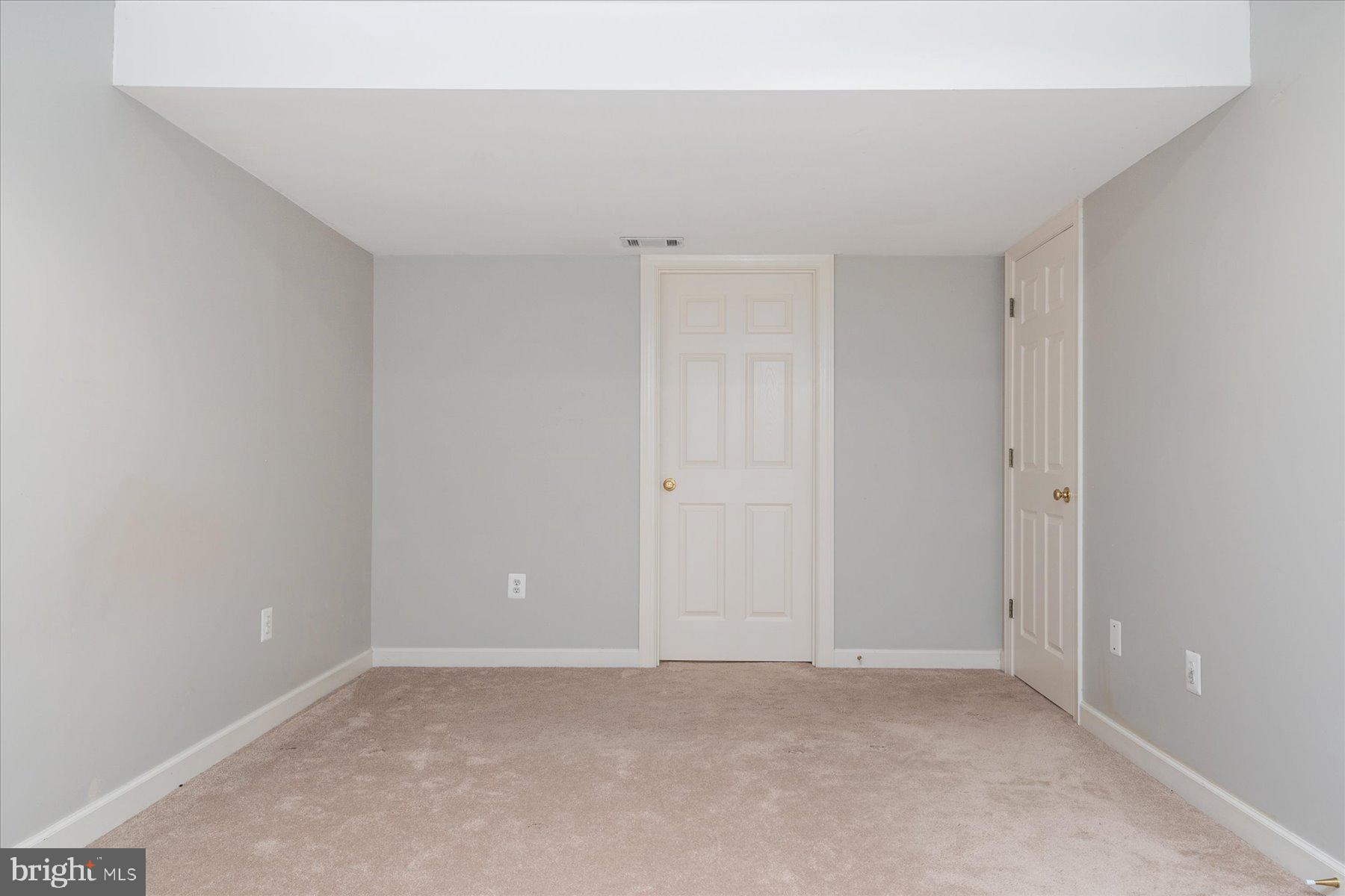 RESERVOIR OVERLOOK - Residential Lease