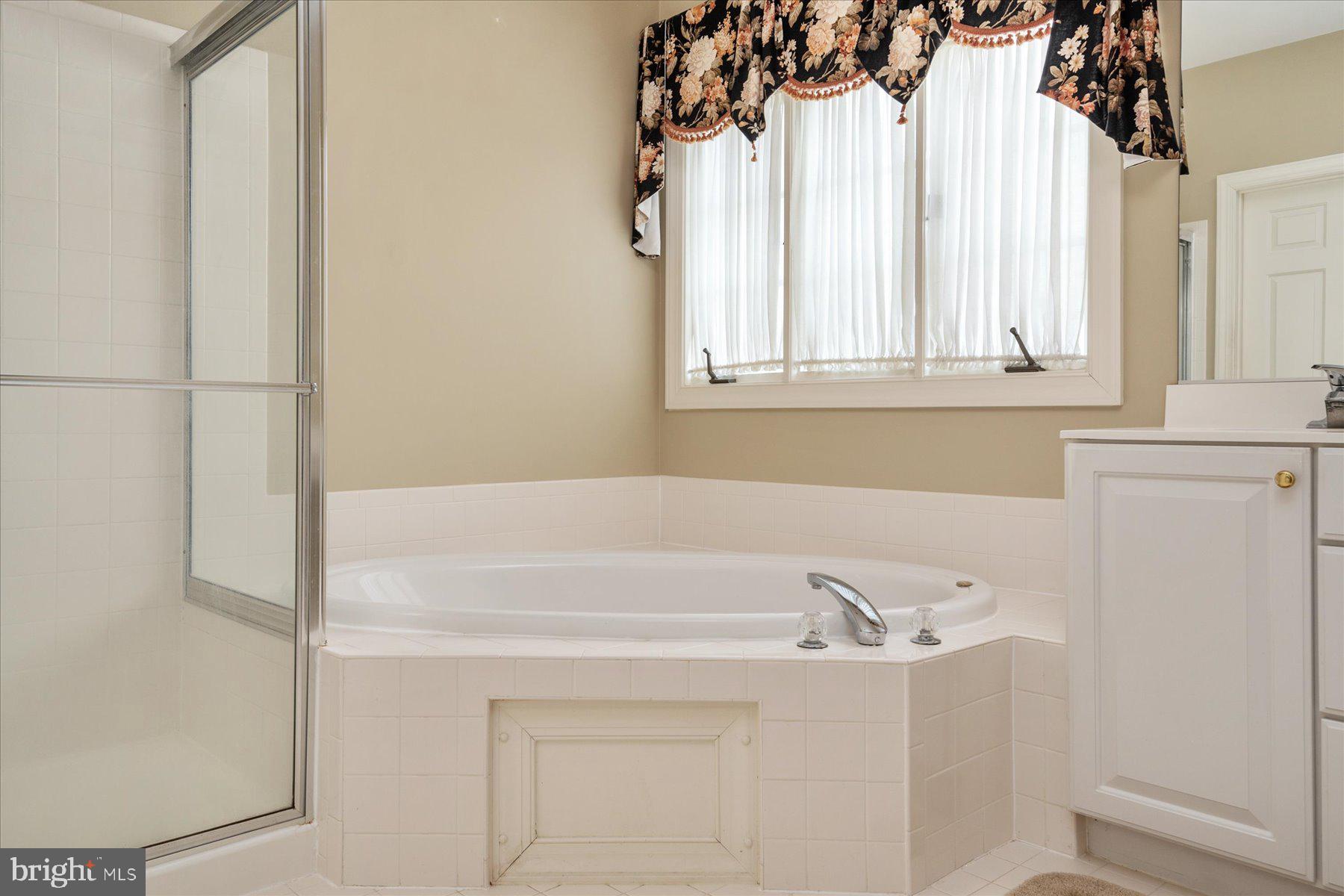 RESERVOIR OVERLOOK - Residential Lease