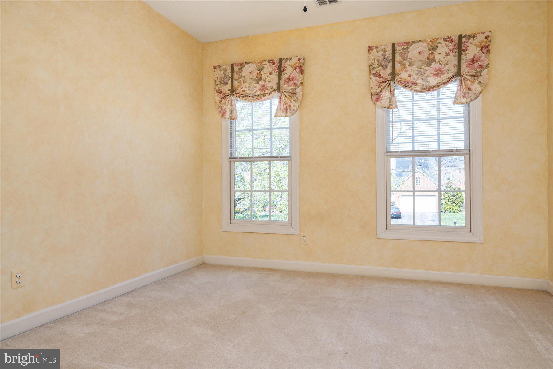 RESERVOIR OVERLOOK - Residential Lease