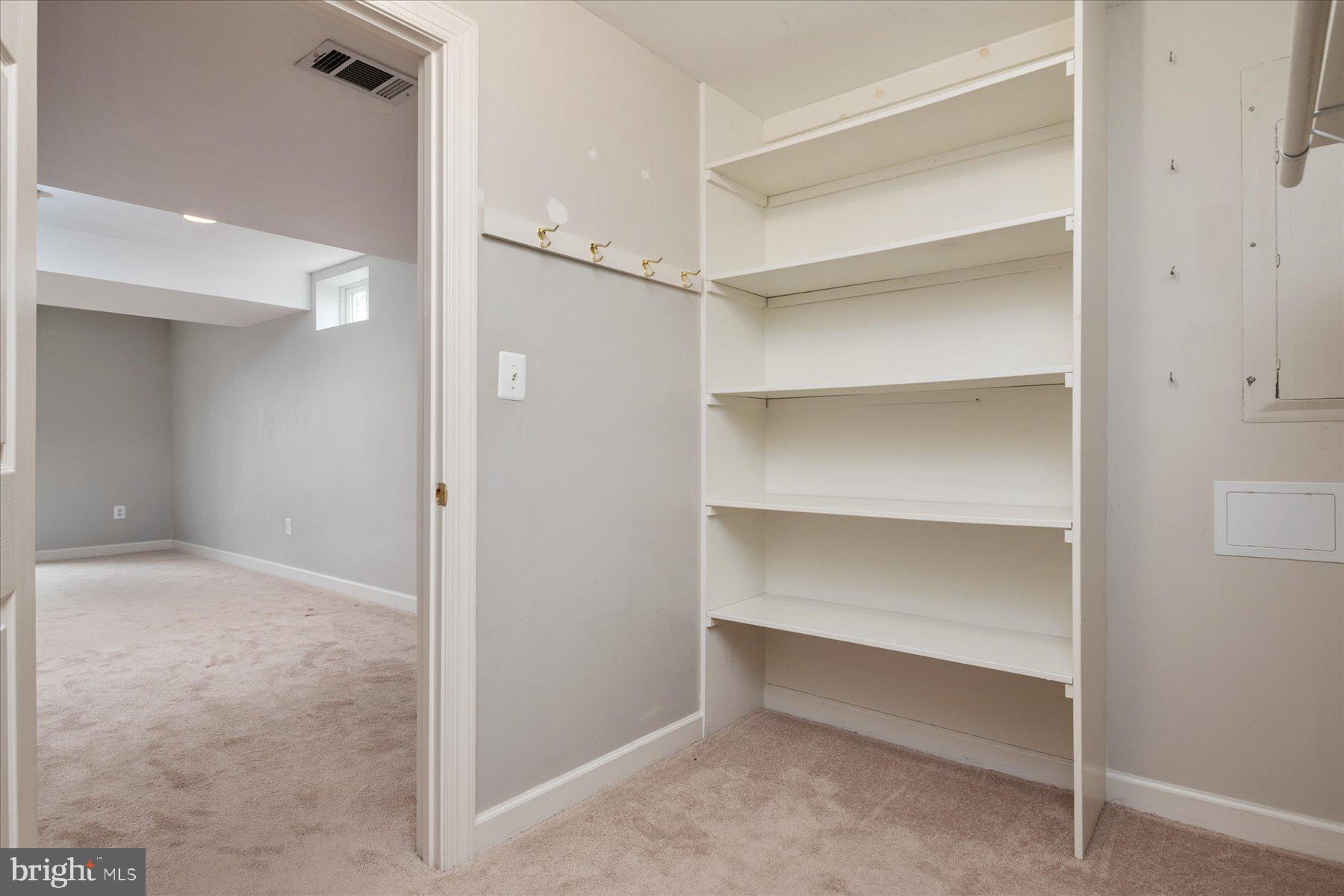 RESERVOIR OVERLOOK - Residential Lease