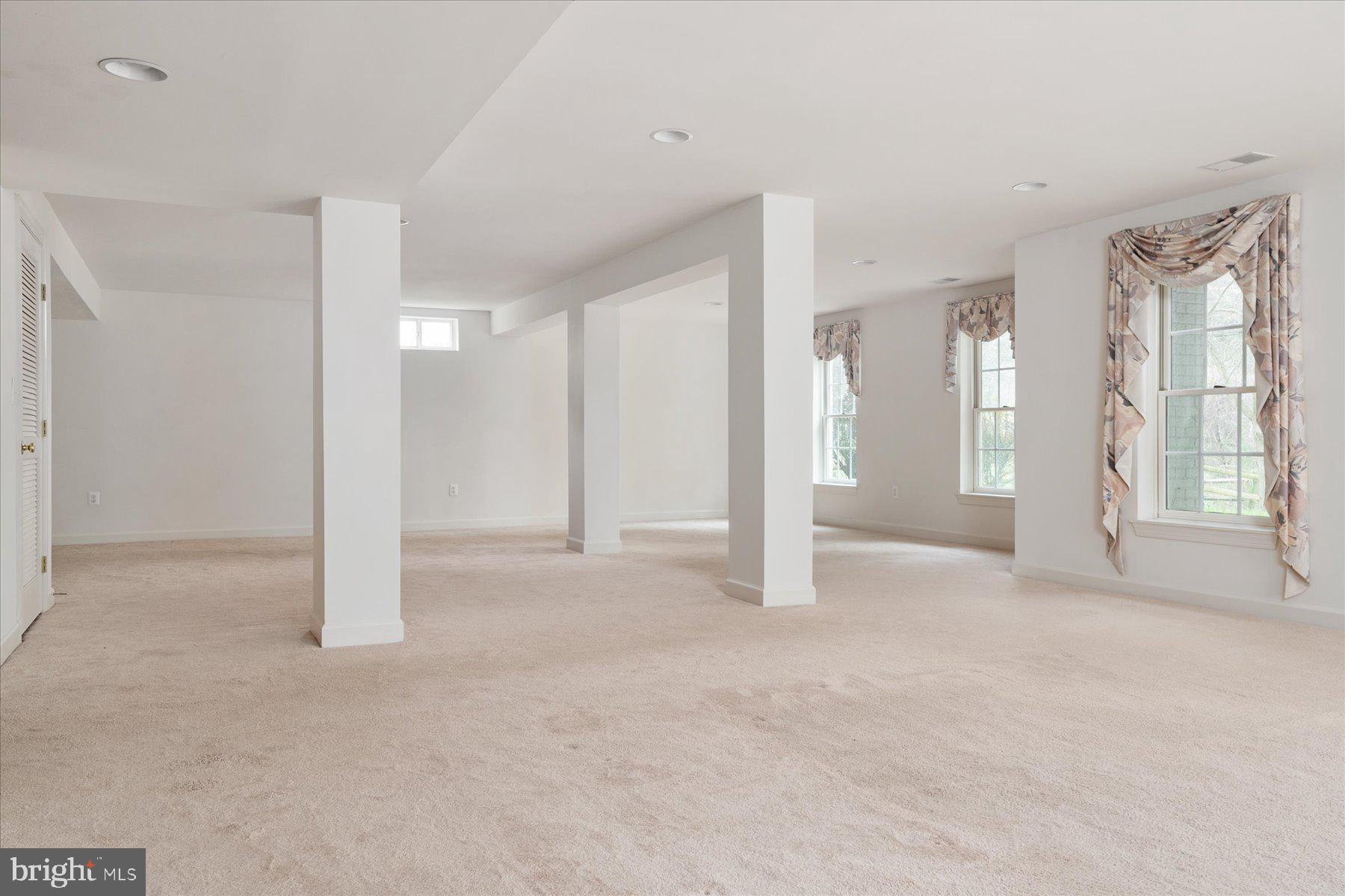 RESERVOIR OVERLOOK - Residential Lease