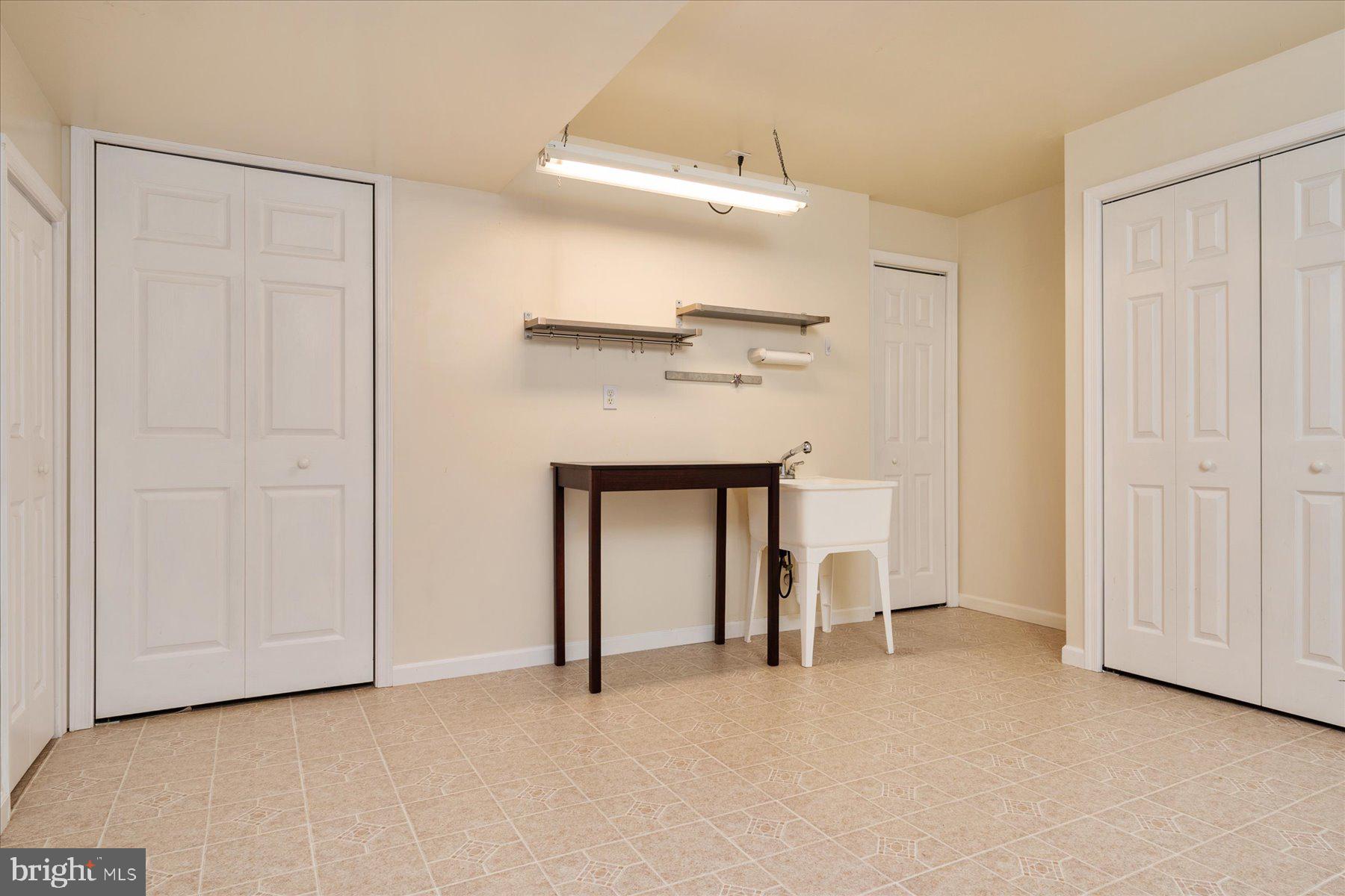 RESERVOIR OVERLOOK - Residential Lease