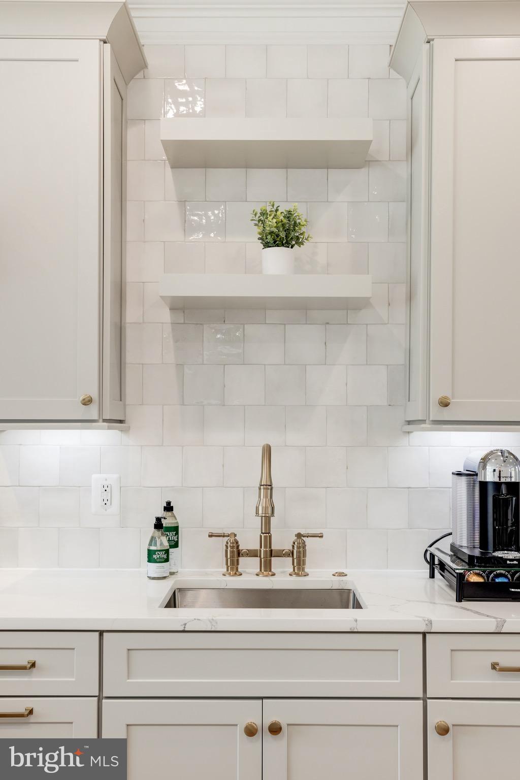 PARKER GRAY - Residential Lease