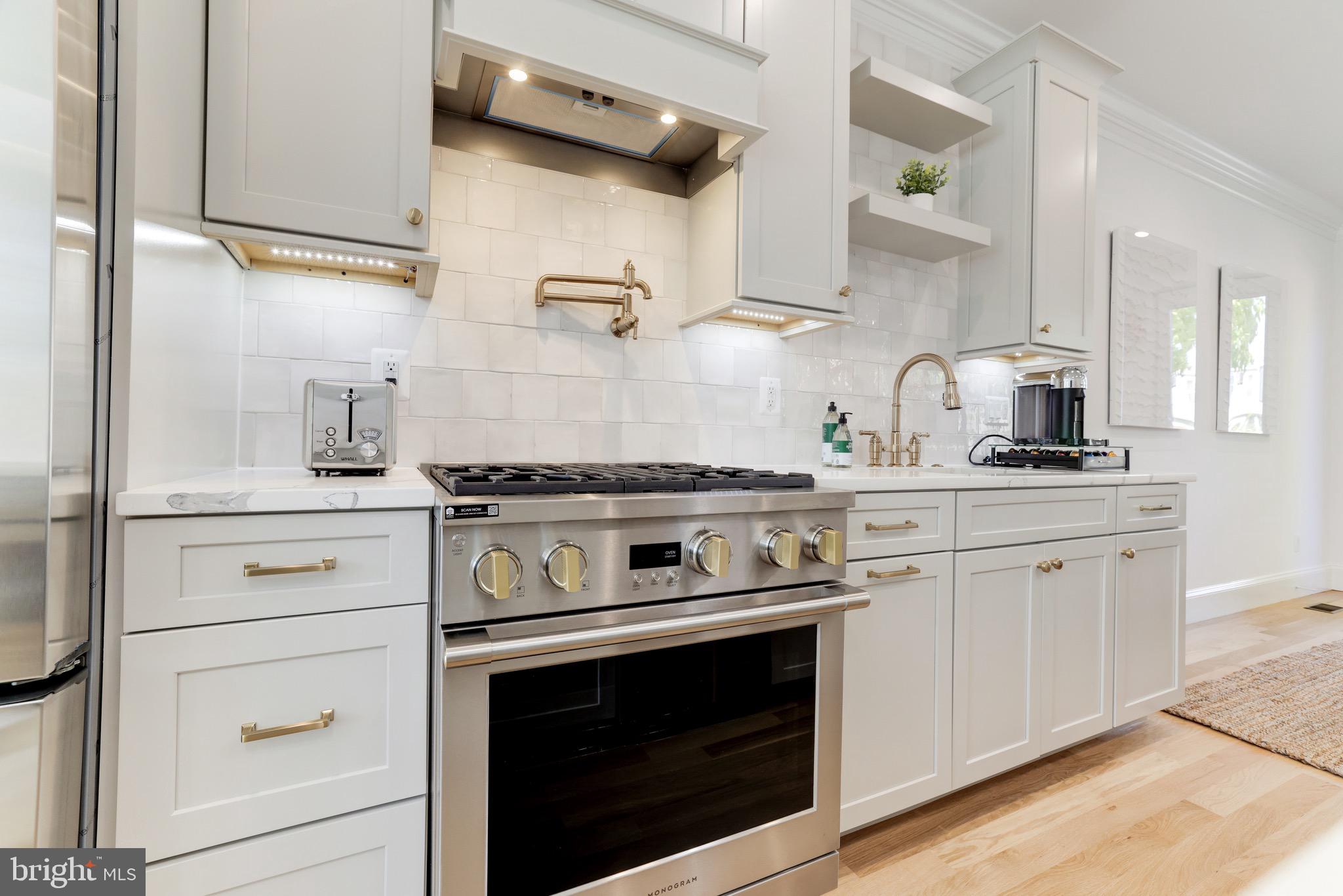 PARKER GRAY - Residential Lease