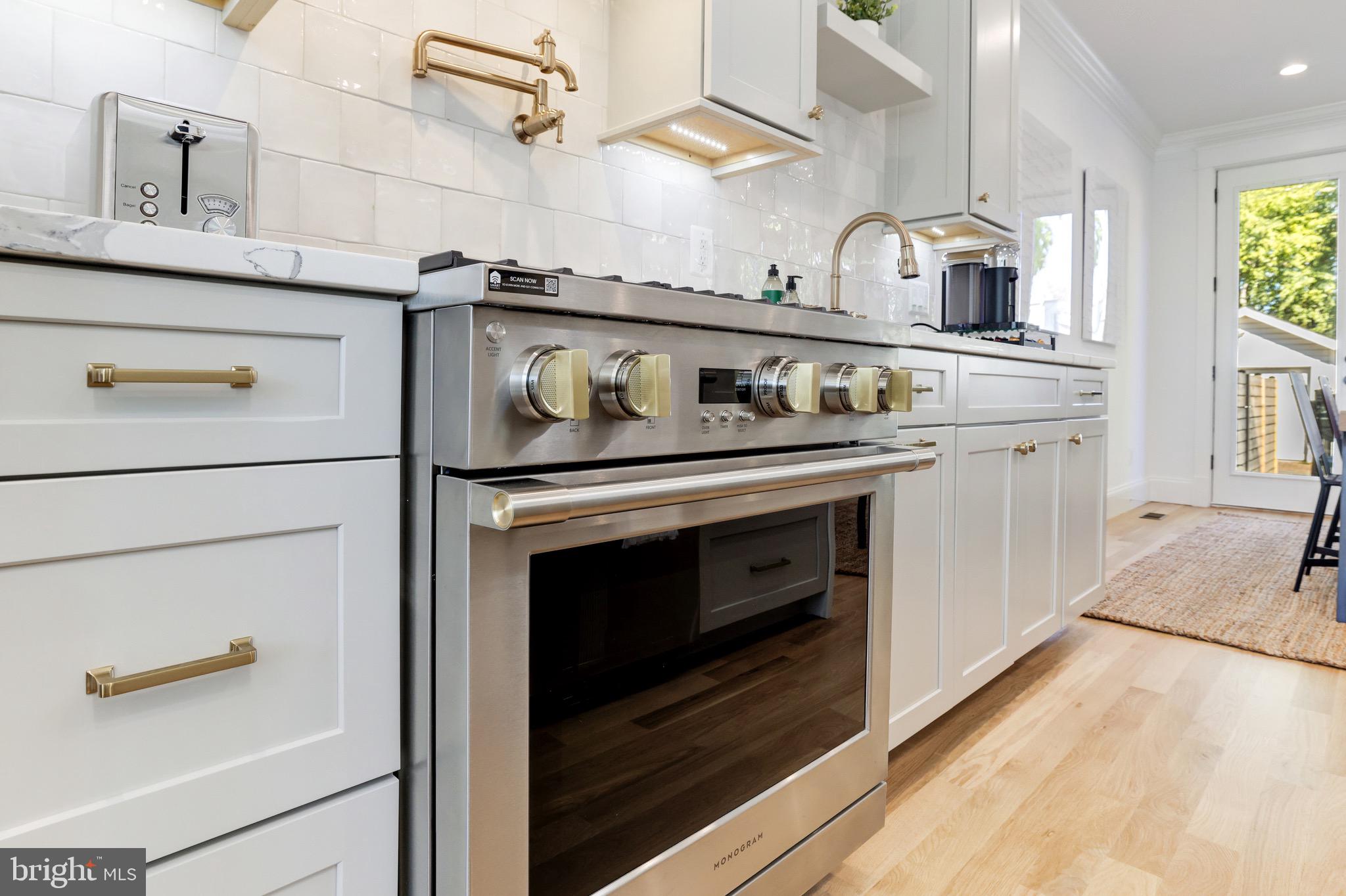 PARKER GRAY - Residential Lease