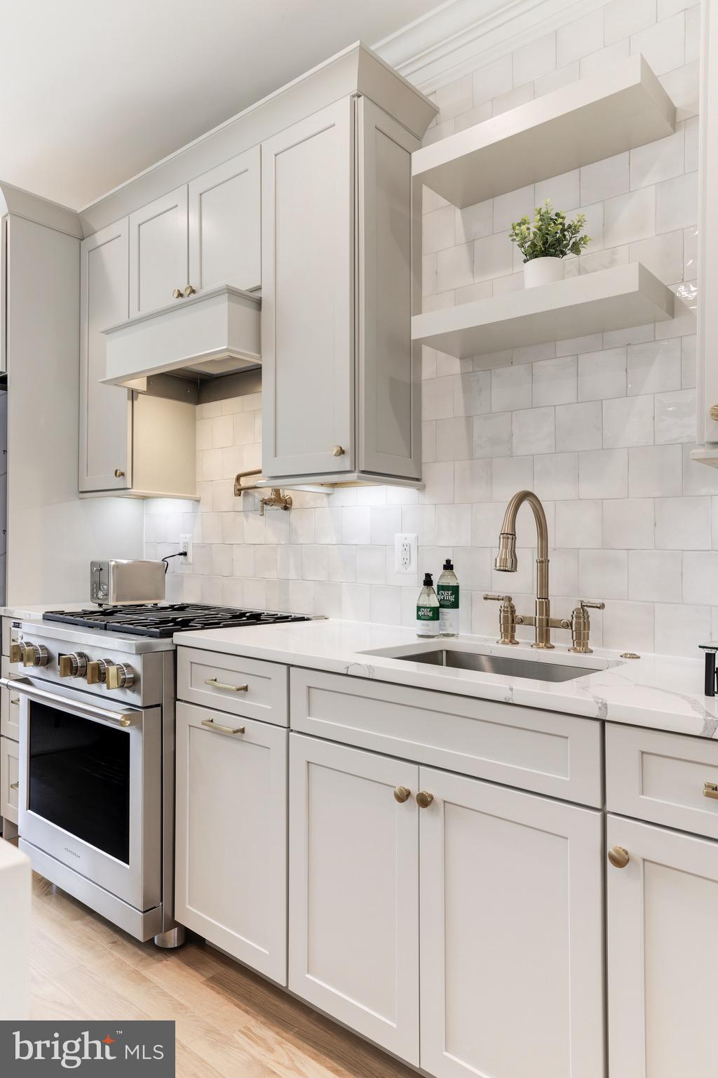 PARKER GRAY - Residential Lease