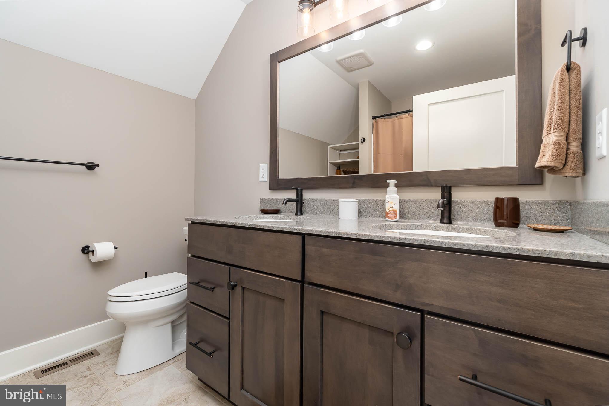 STONEHILL FARM - Residential