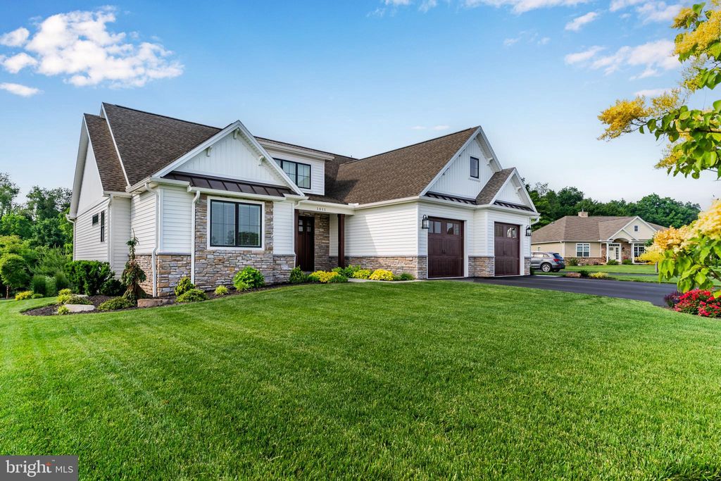 Photo of 1011 Stonehill Ln, CARLISLE, PA 17015 (MLS # PACB2046750)