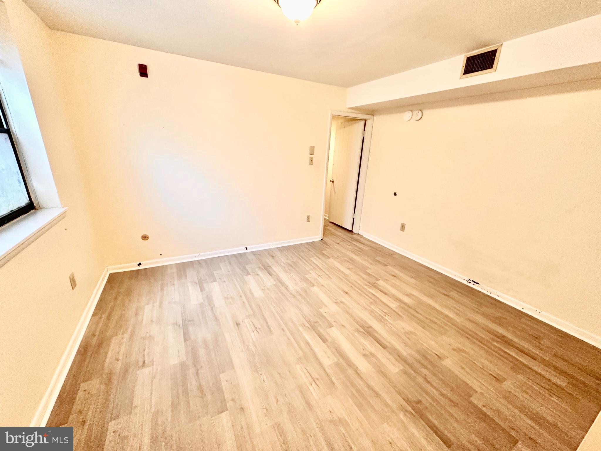 FAIRMOUNT - Residential Lease