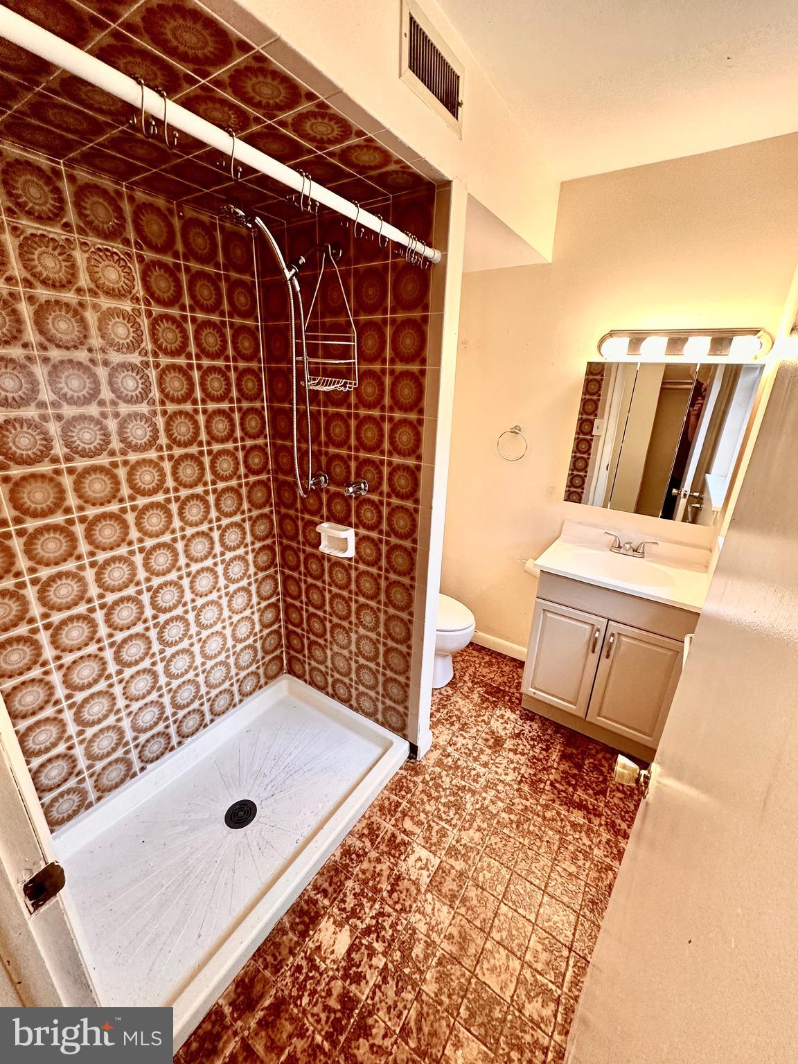 FAIRMOUNT - Residential Lease