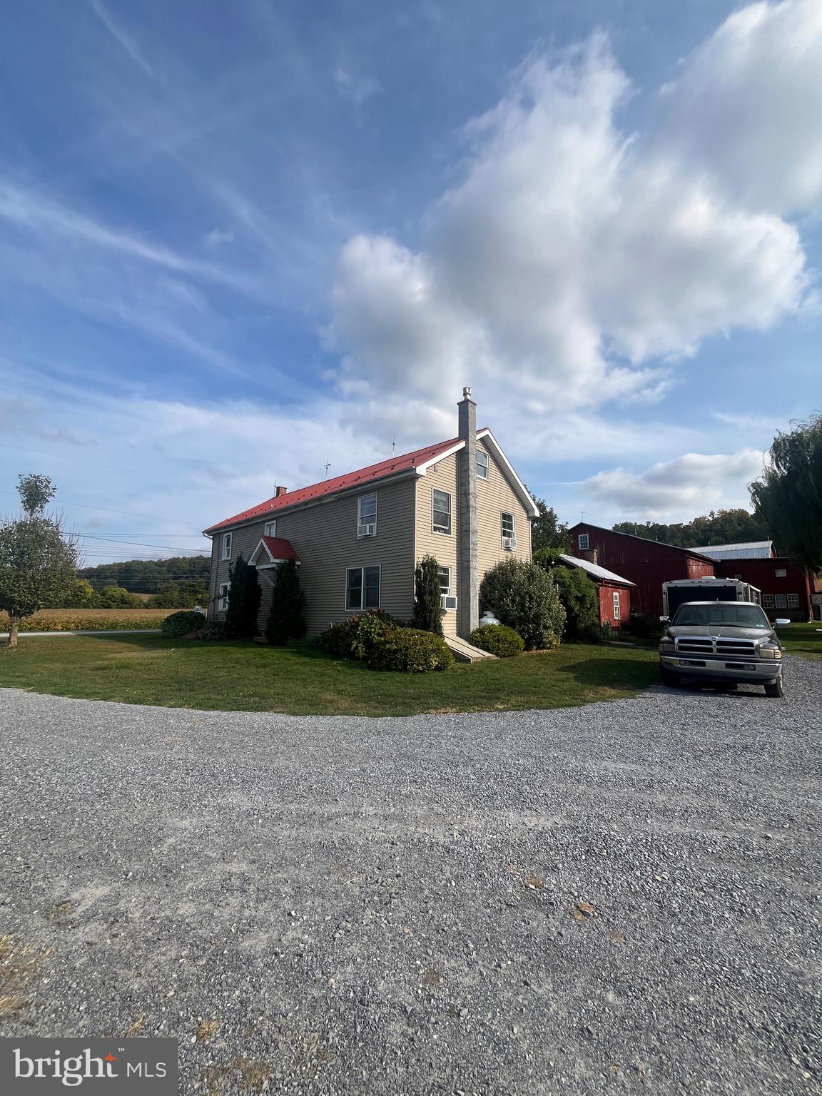 NEW HOLLAND - Residential