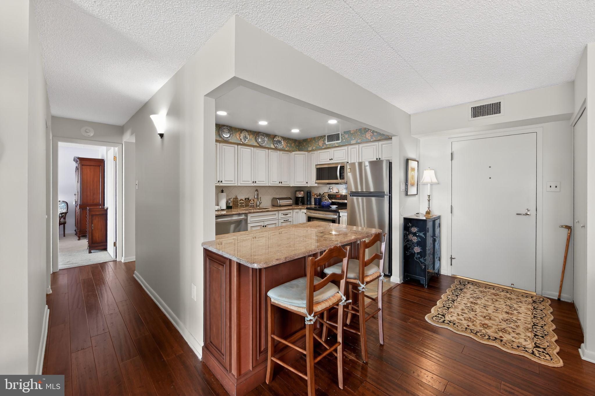 VALLEY FORGE TOWER - Residential