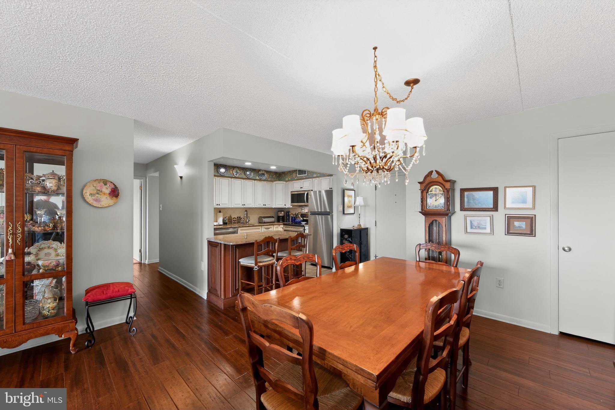 VALLEY FORGE TOWER - Residential