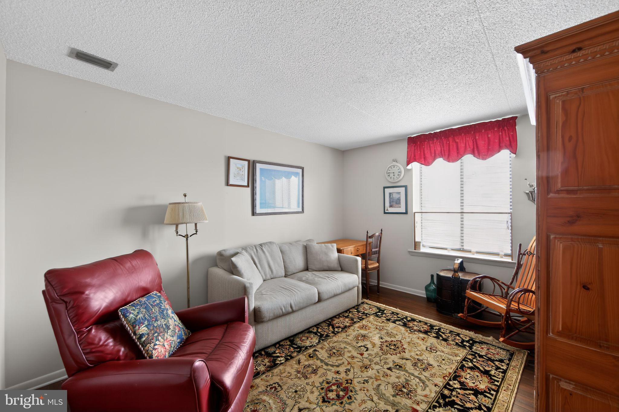 VALLEY FORGE TOWER - Residential