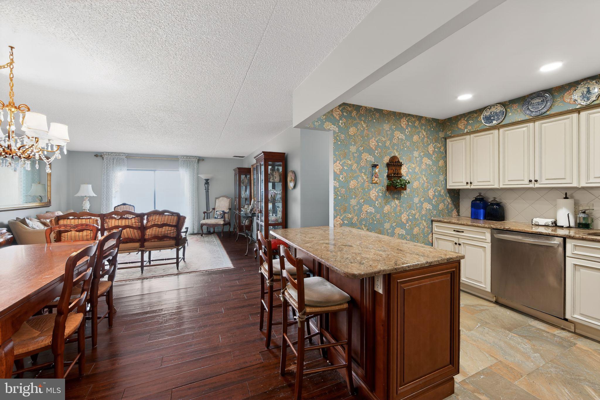 VALLEY FORGE TOWER - Residential