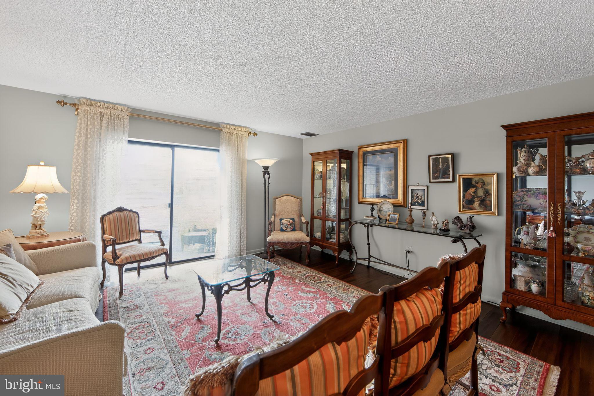 VALLEY FORGE TOWER - Residential