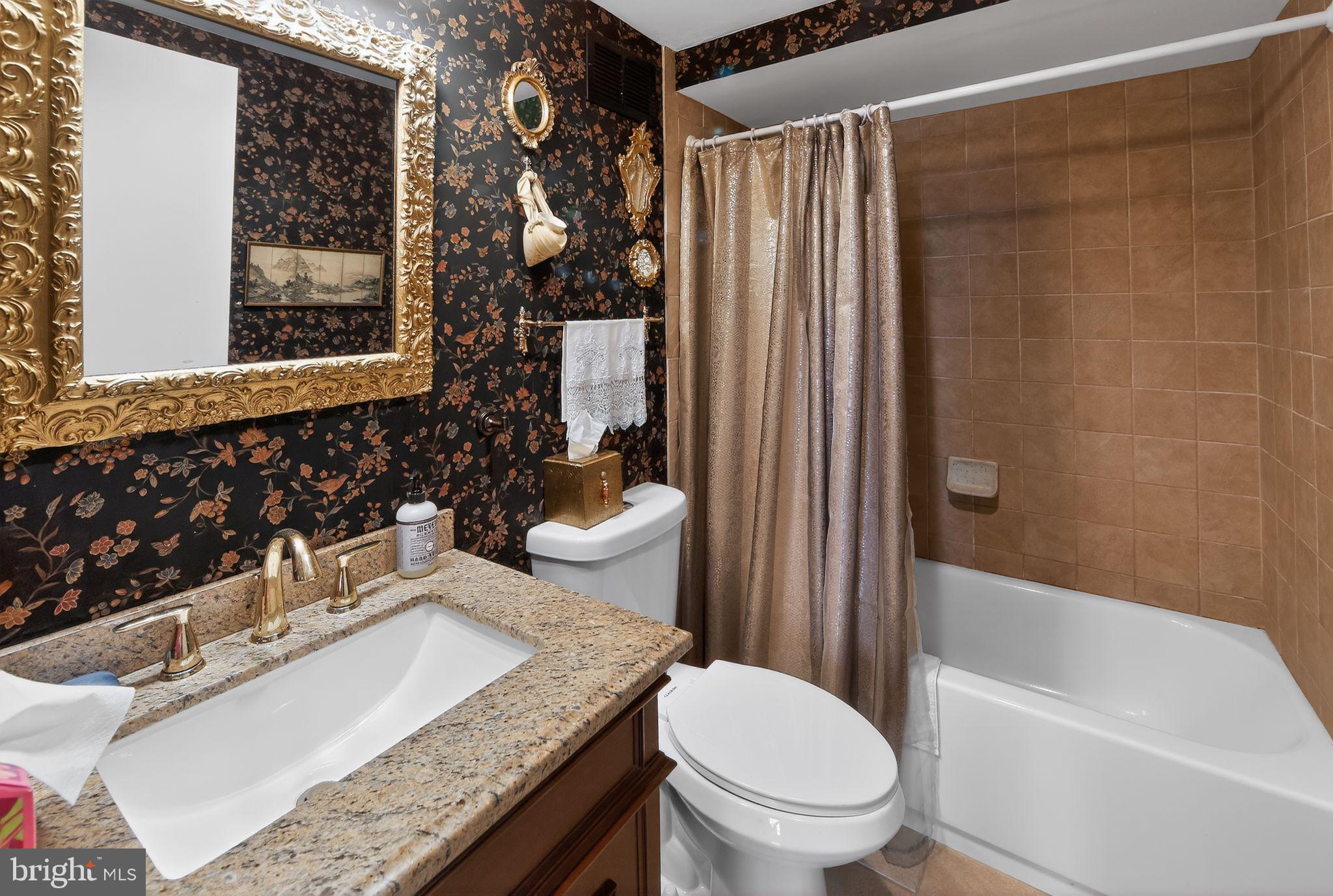 VALLEY FORGE TOWER - Residential