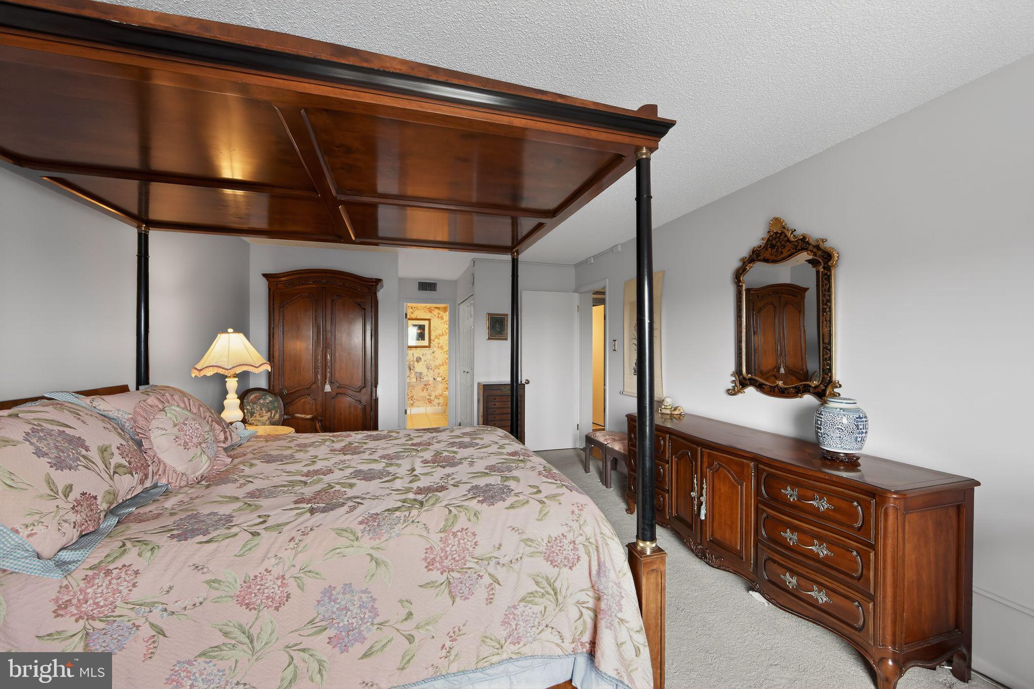 VALLEY FORGE TOWER - Residential