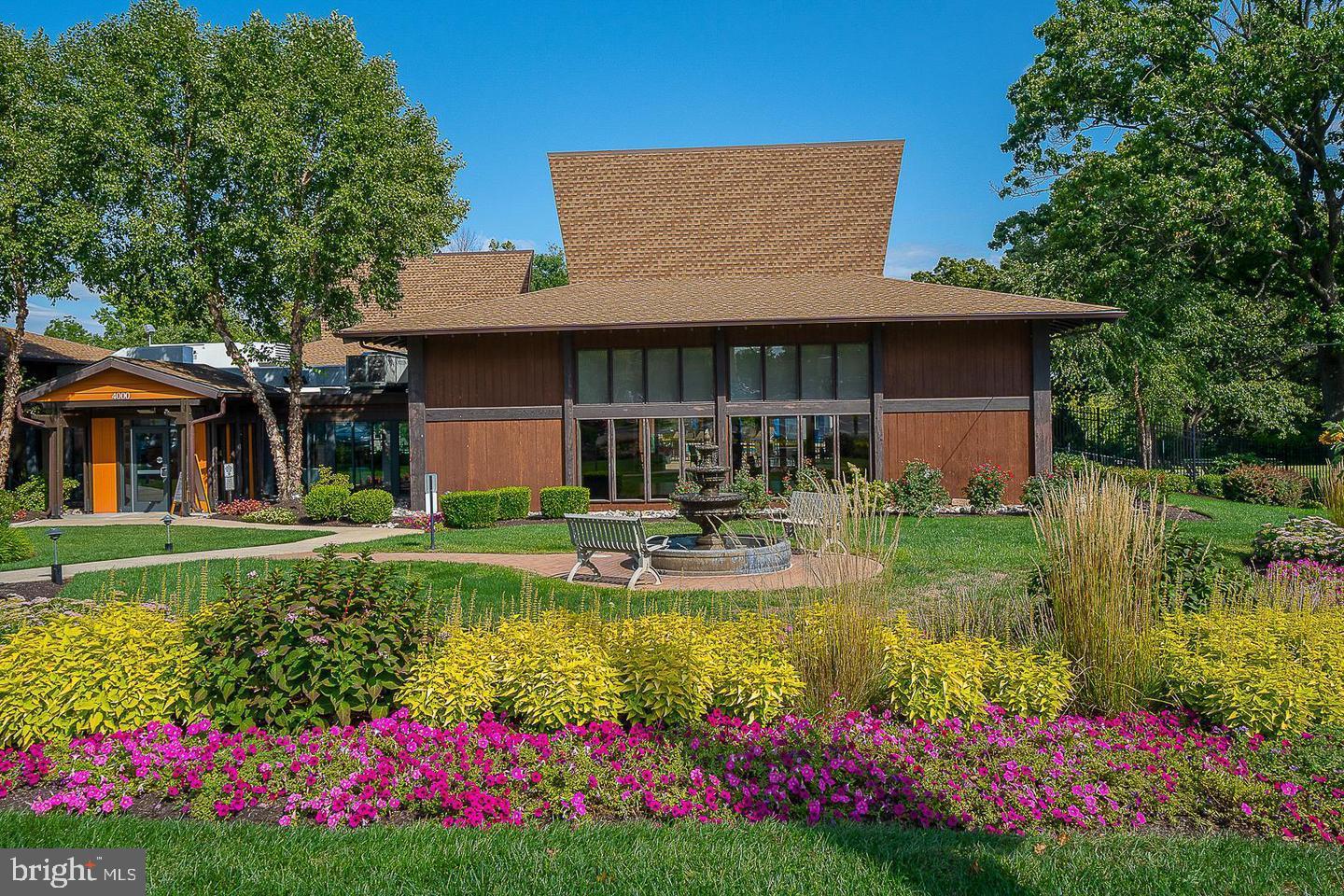 VALLEY FORGE TOWER - Residential