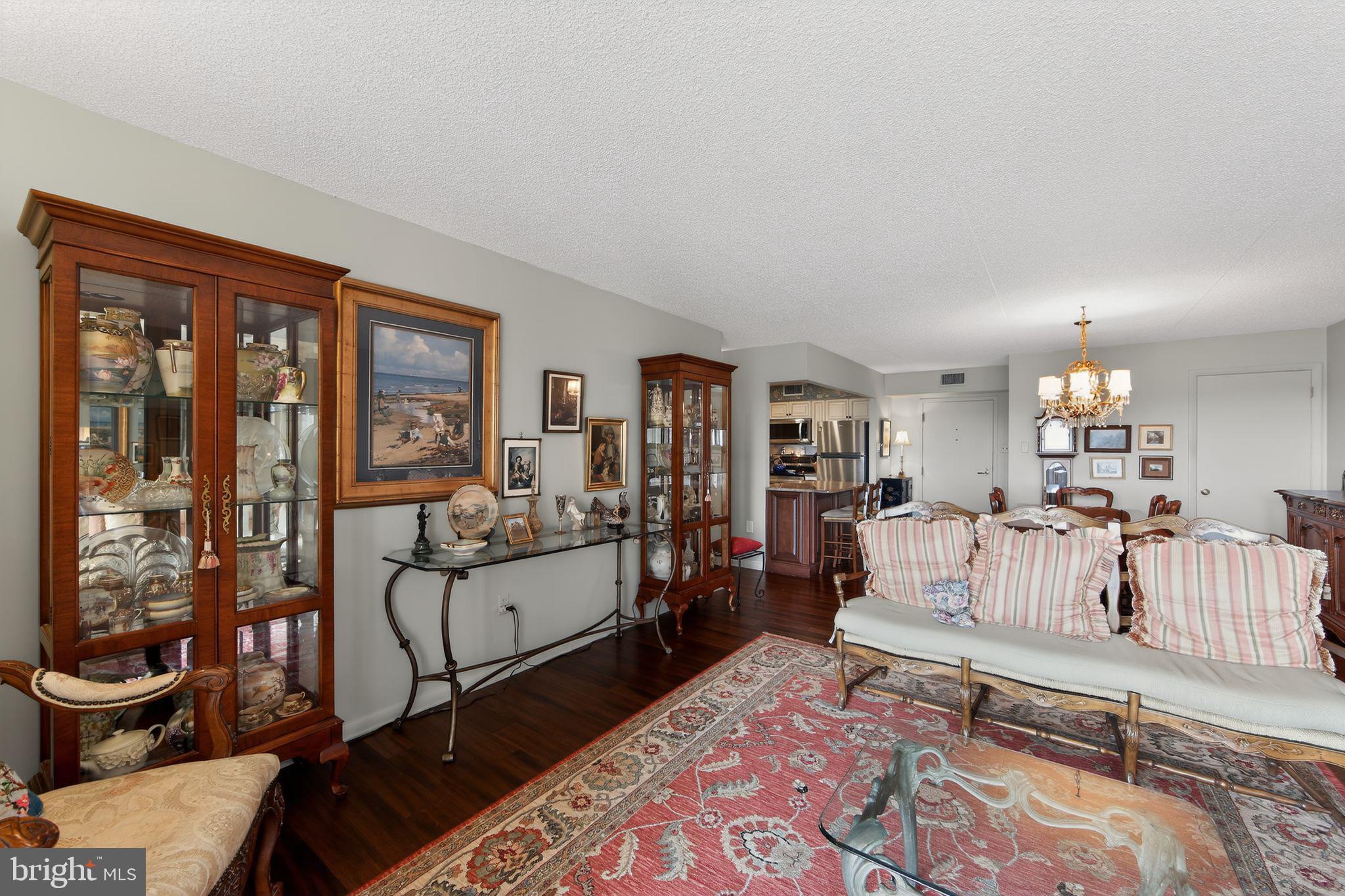 VALLEY FORGE TOWER - Residential