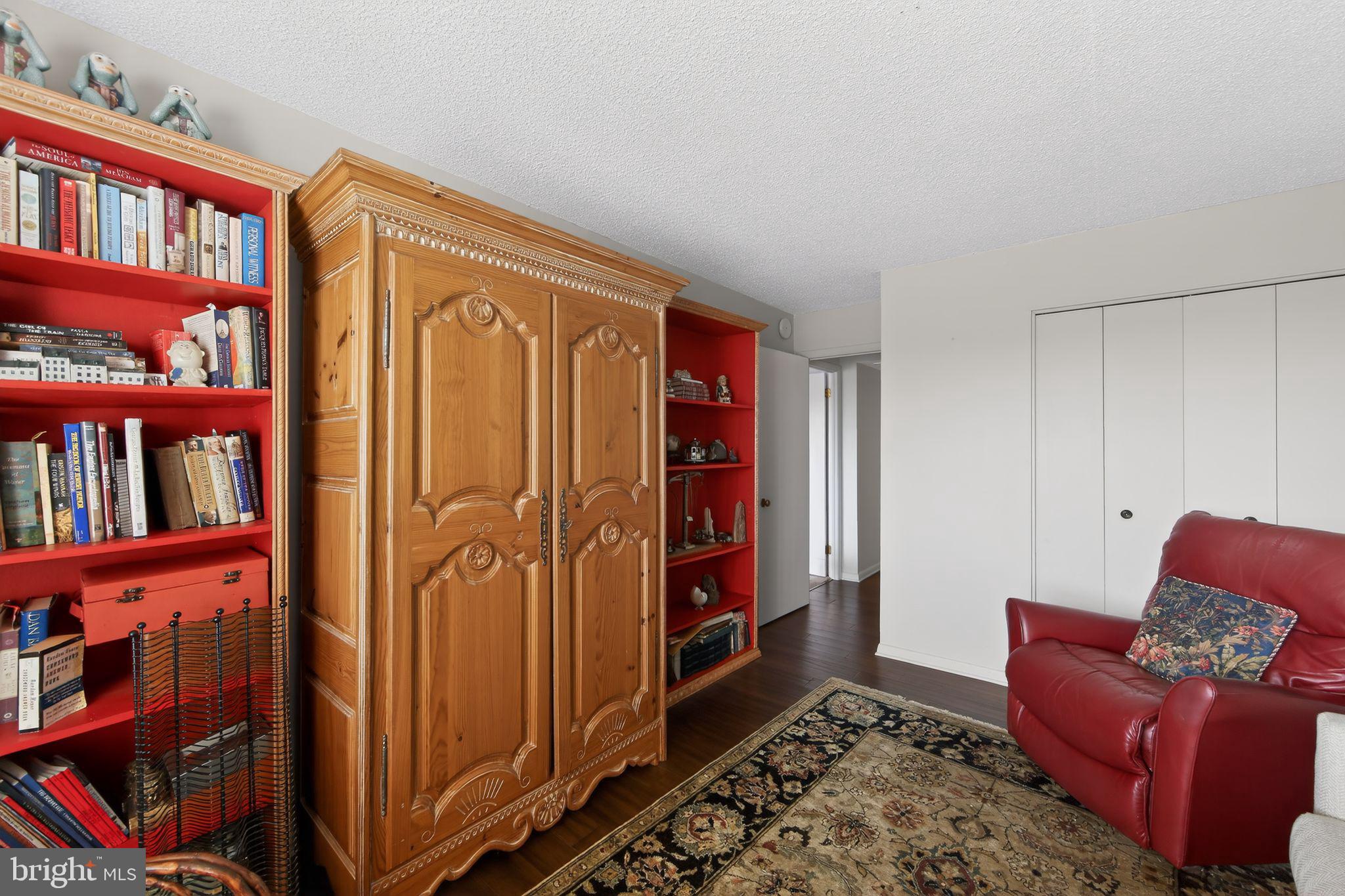 VALLEY FORGE TOWER - Residential