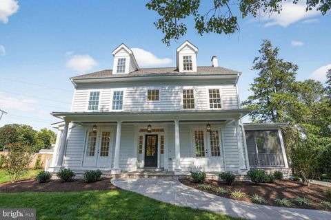 812 FULTON AVENUE FALLS CHURCH VA 22046
