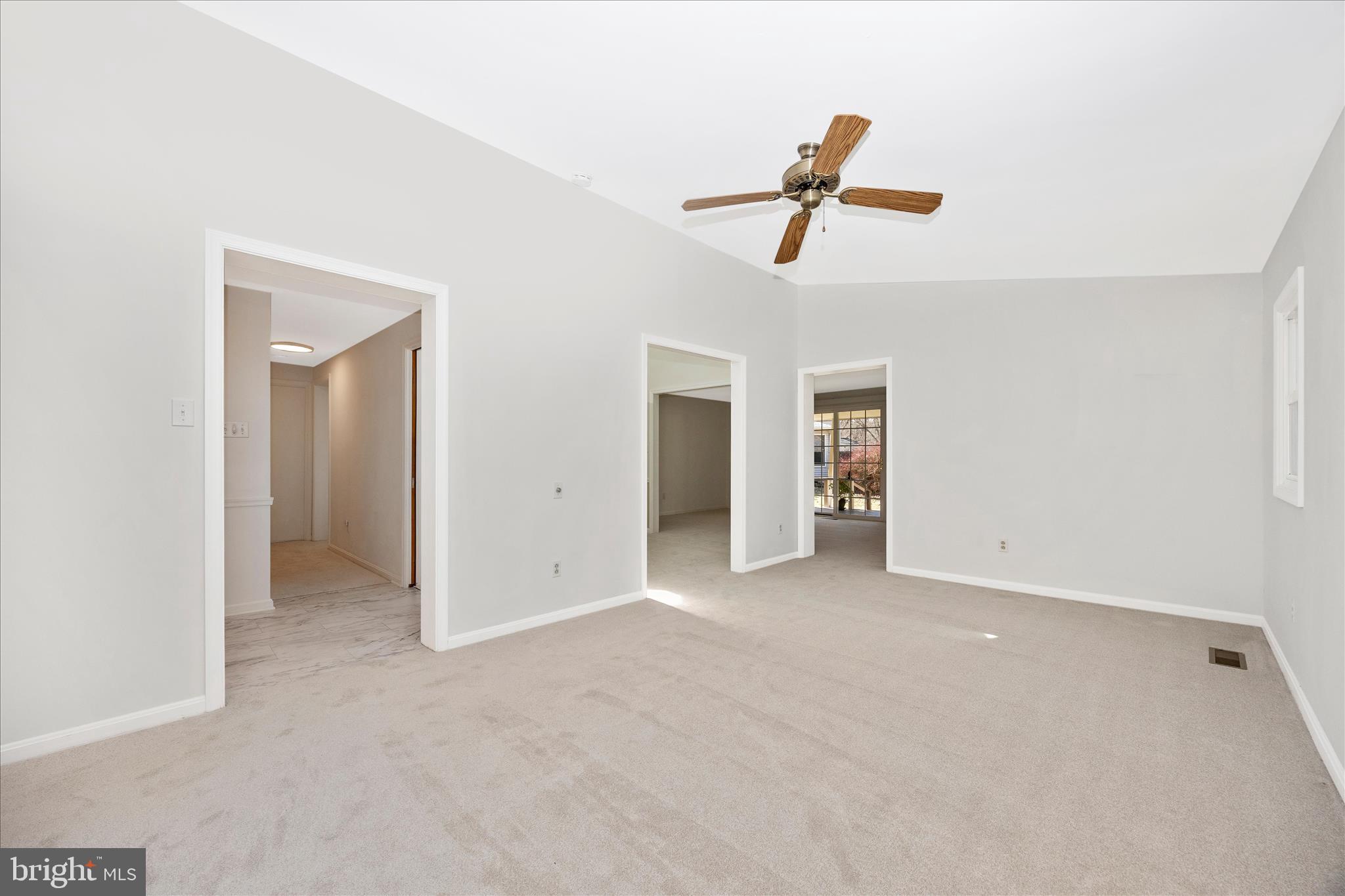 QUINCE ORCHARD KNOLLS - Residential