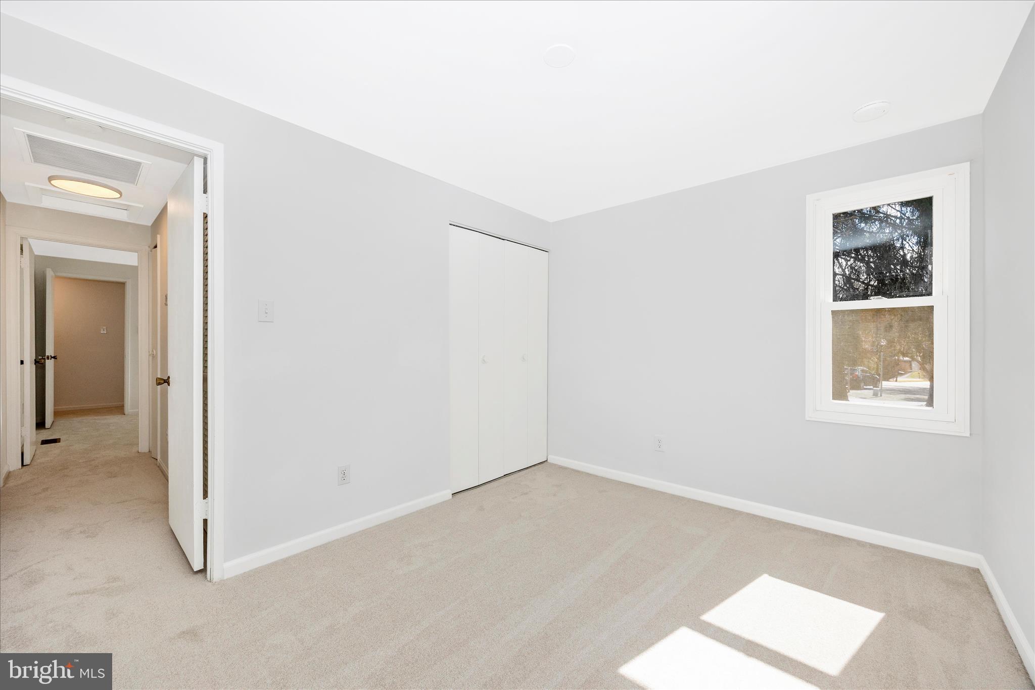 QUINCE ORCHARD KNOLLS - Residential