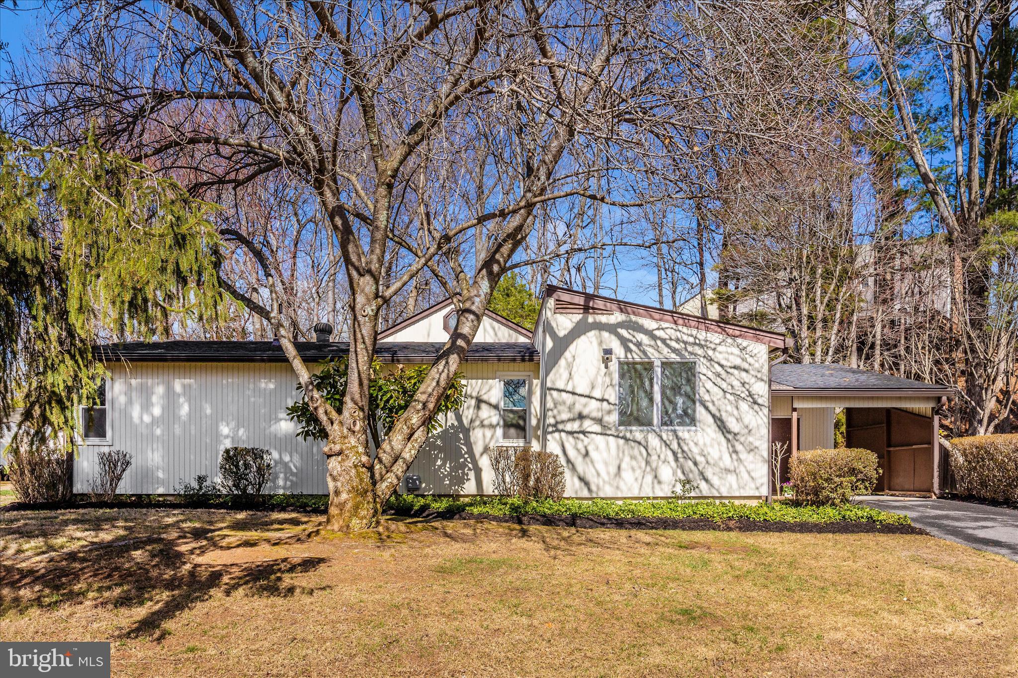 QUINCE ORCHARD KNOLLS - Residential