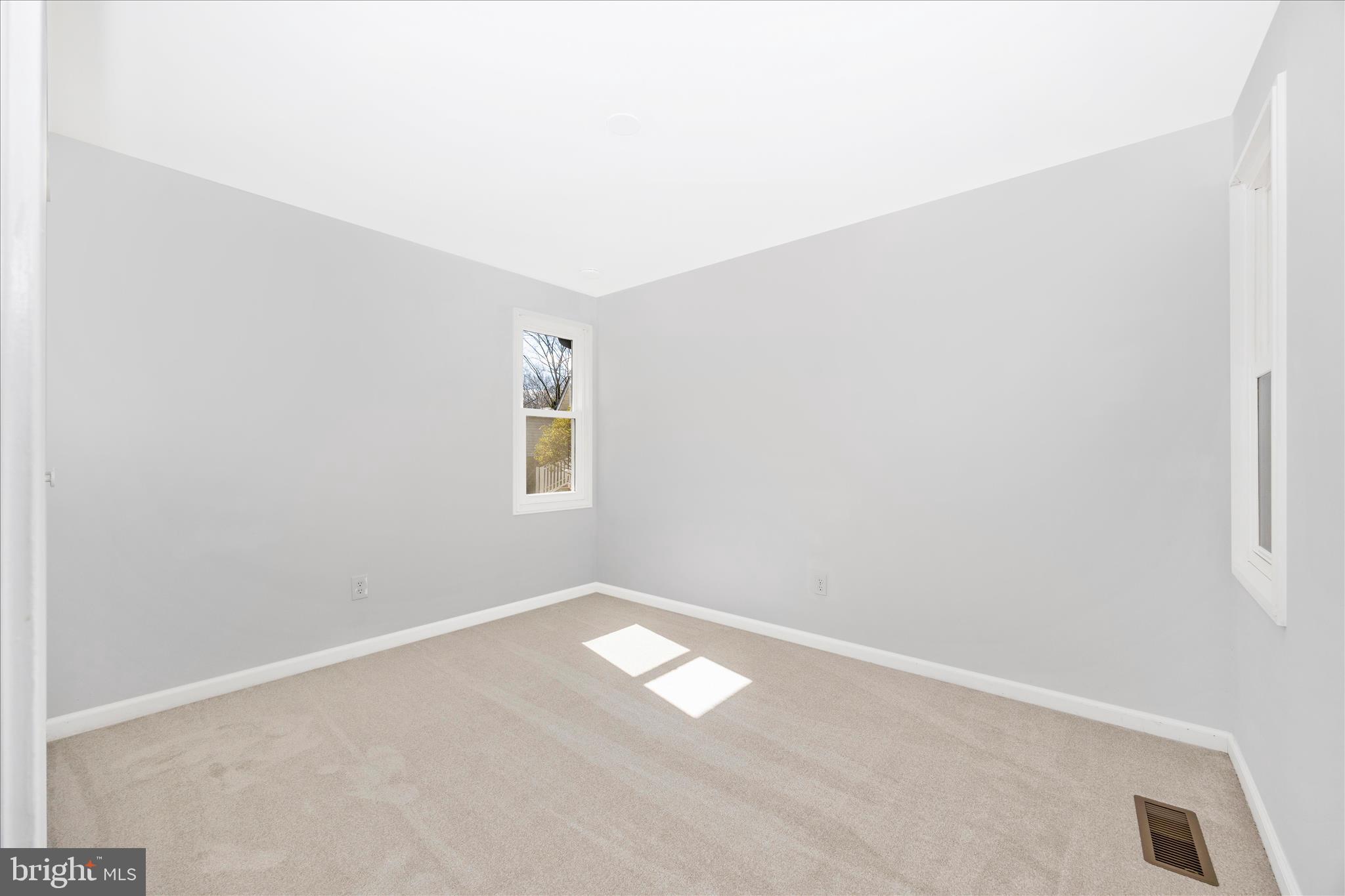 QUINCE ORCHARD KNOLLS - Residential