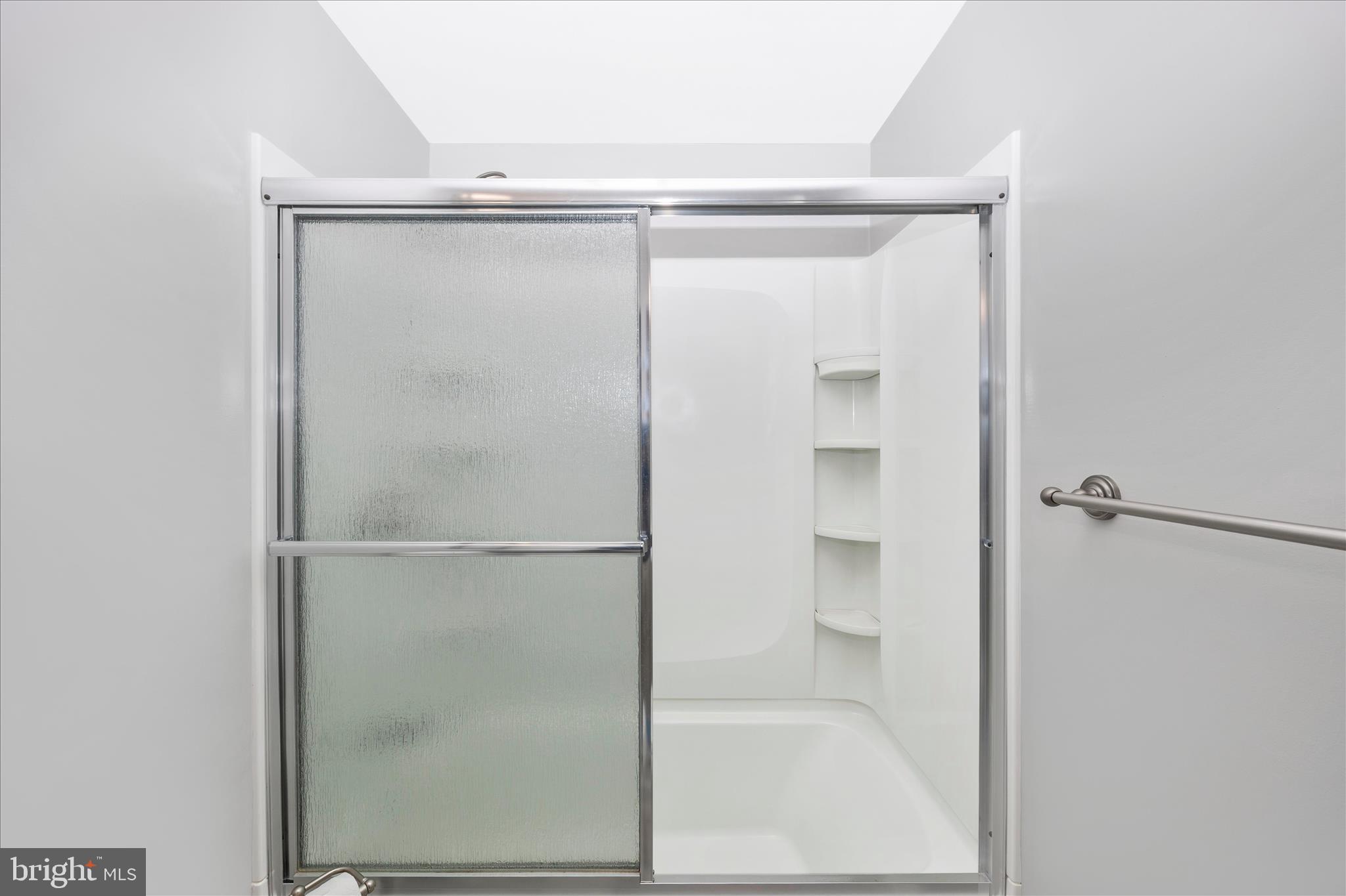 QUINCE ORCHARD KNOLLS - Residential