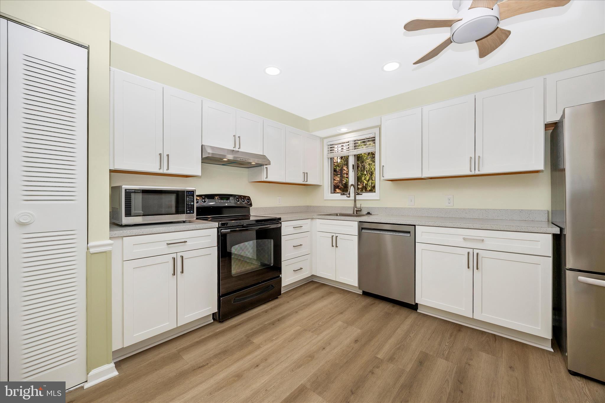 QUINCE ORCHARD KNOLLS - Residential