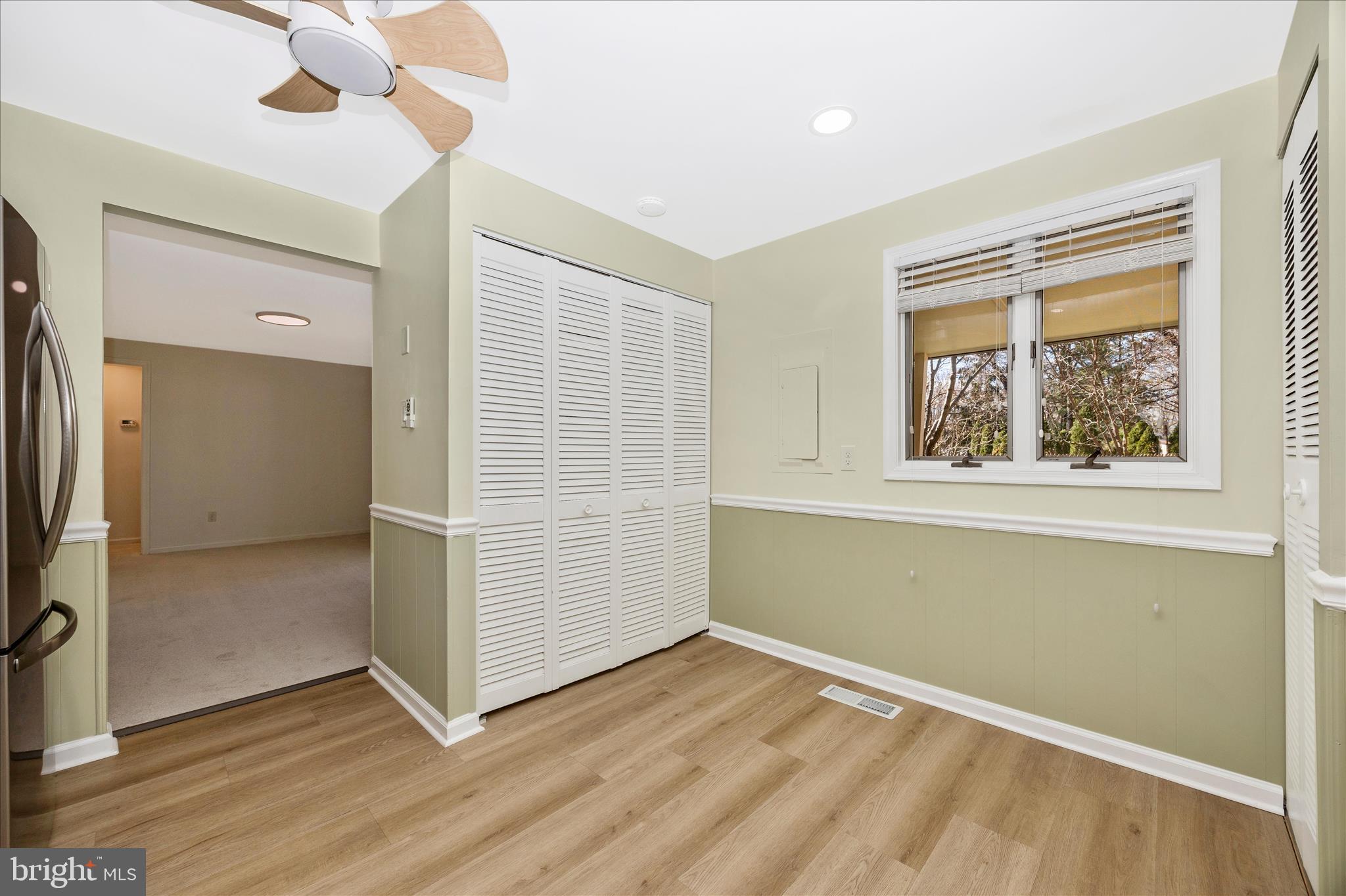 QUINCE ORCHARD KNOLLS - Residential