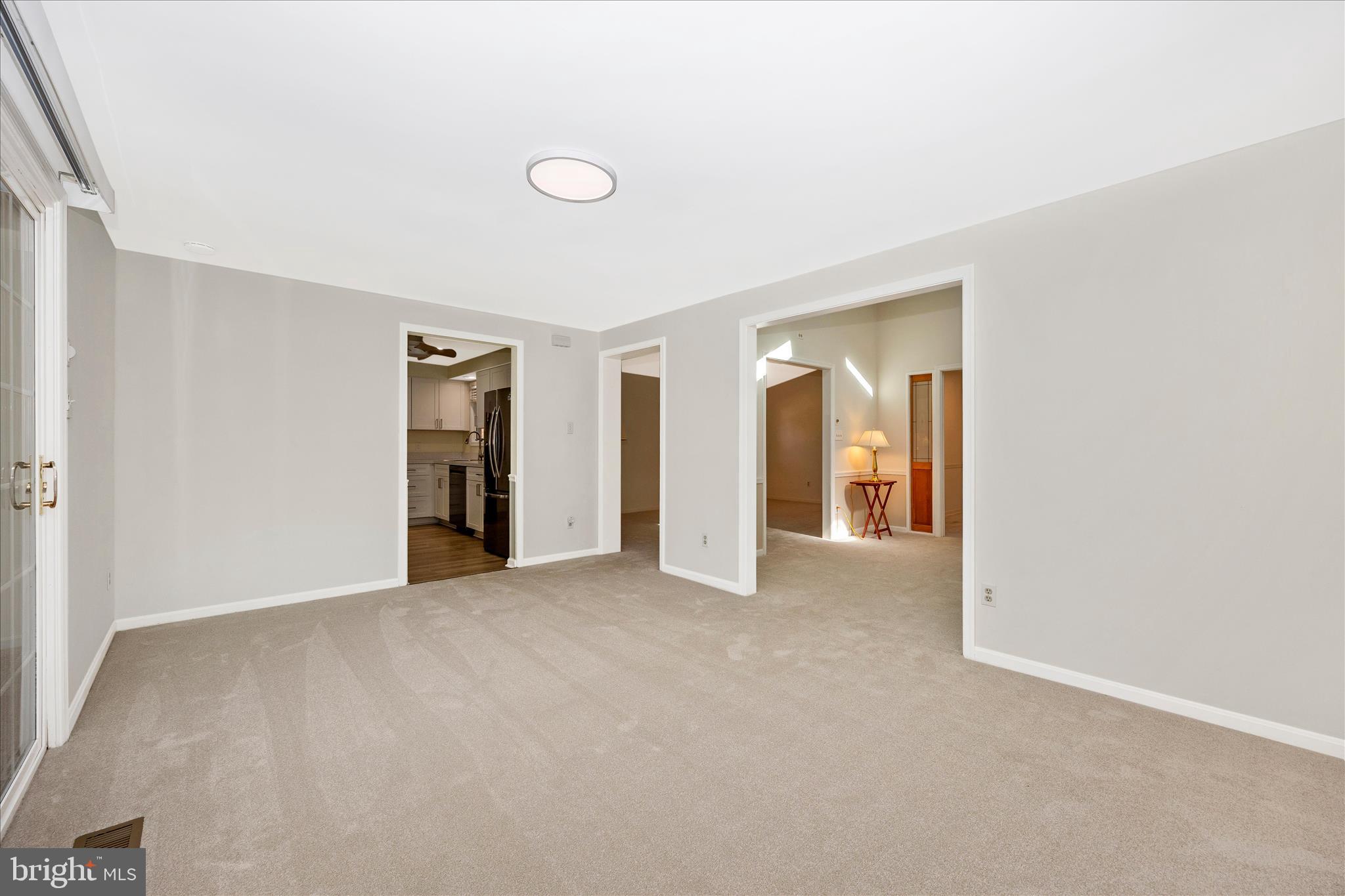 QUINCE ORCHARD KNOLLS - Residential