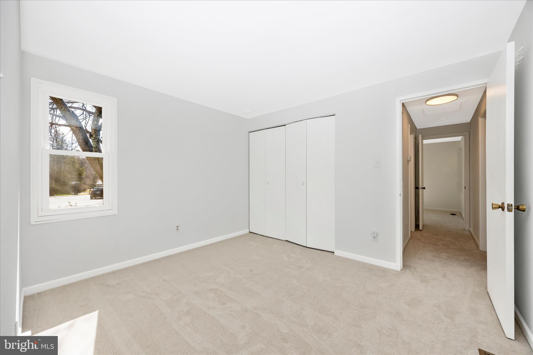 QUINCE ORCHARD KNOLLS - Residential