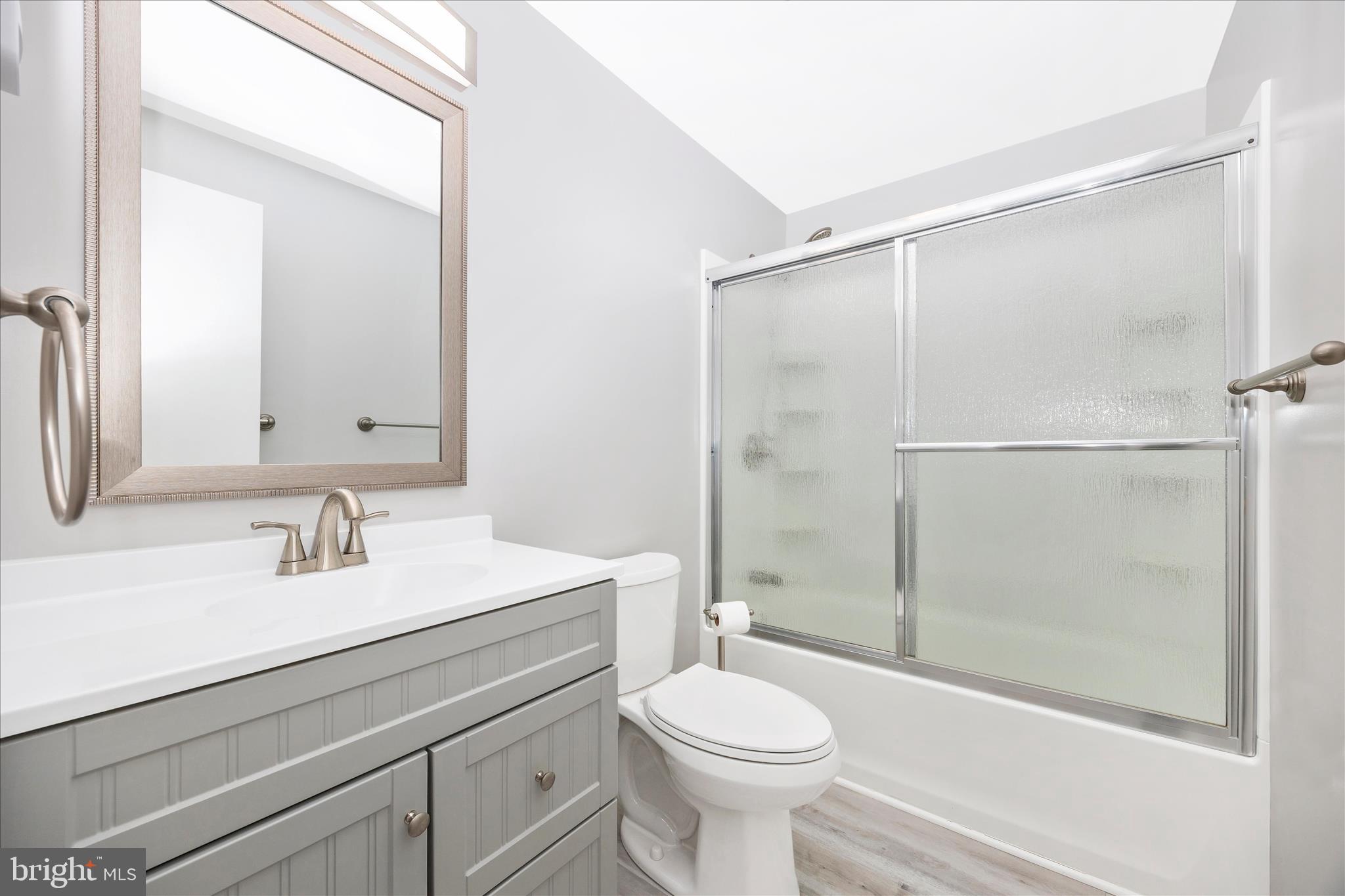 QUINCE ORCHARD KNOLLS - Residential