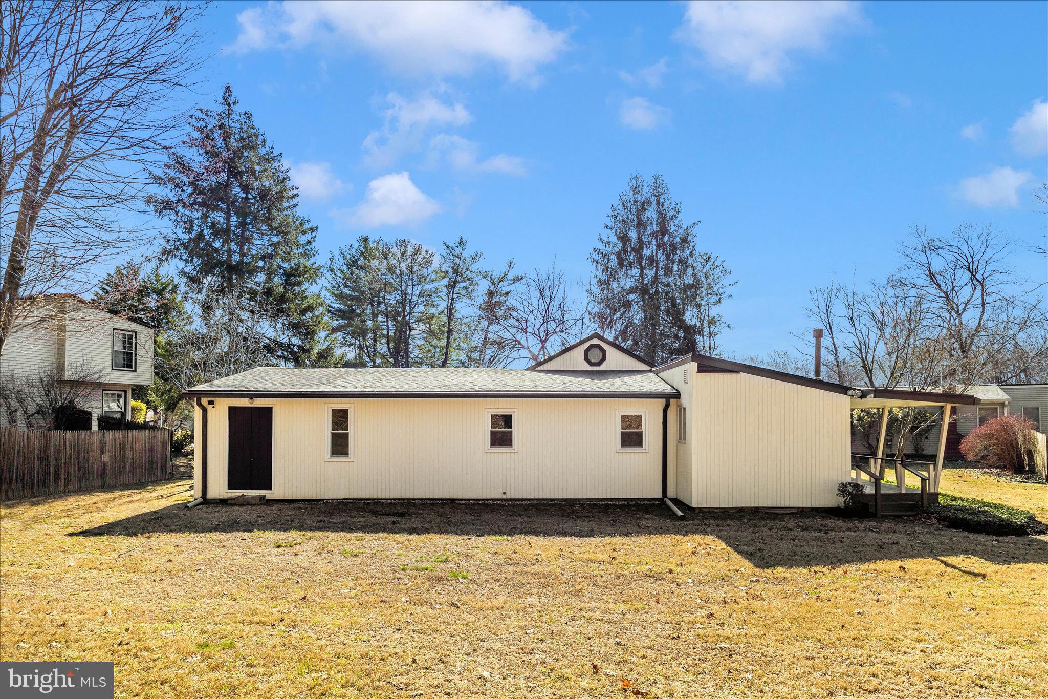 QUINCE ORCHARD KNOLLS - Residential