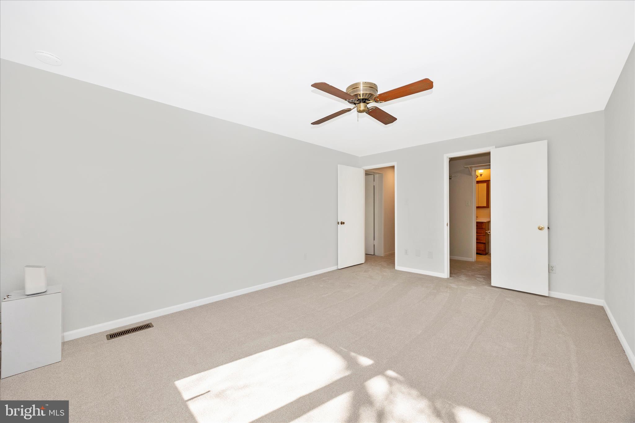 QUINCE ORCHARD KNOLLS - Residential