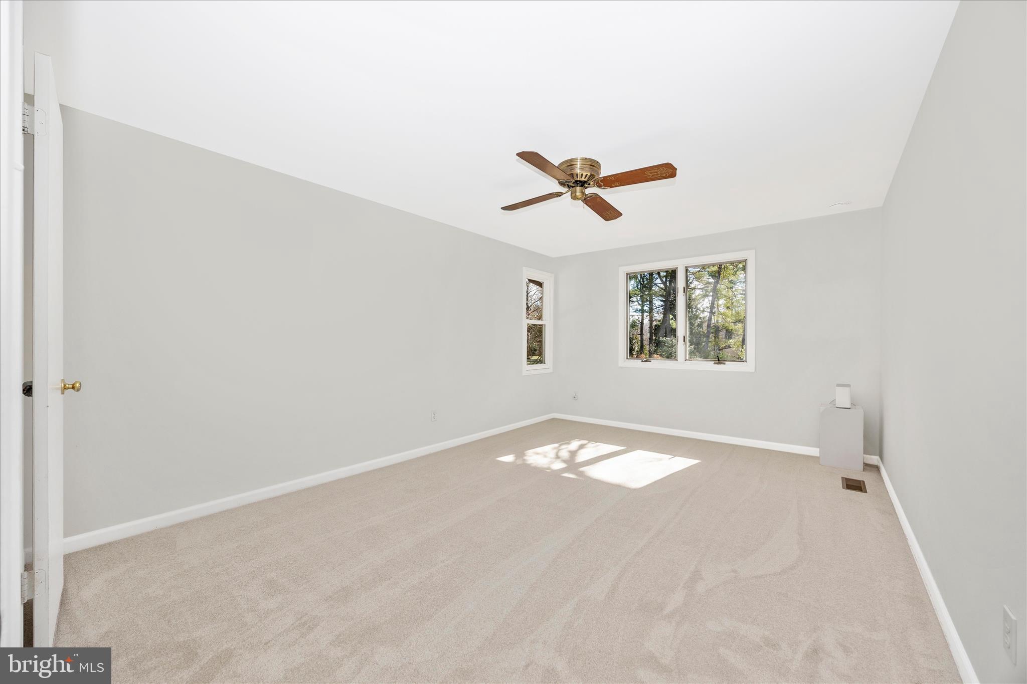 QUINCE ORCHARD KNOLLS - Residential