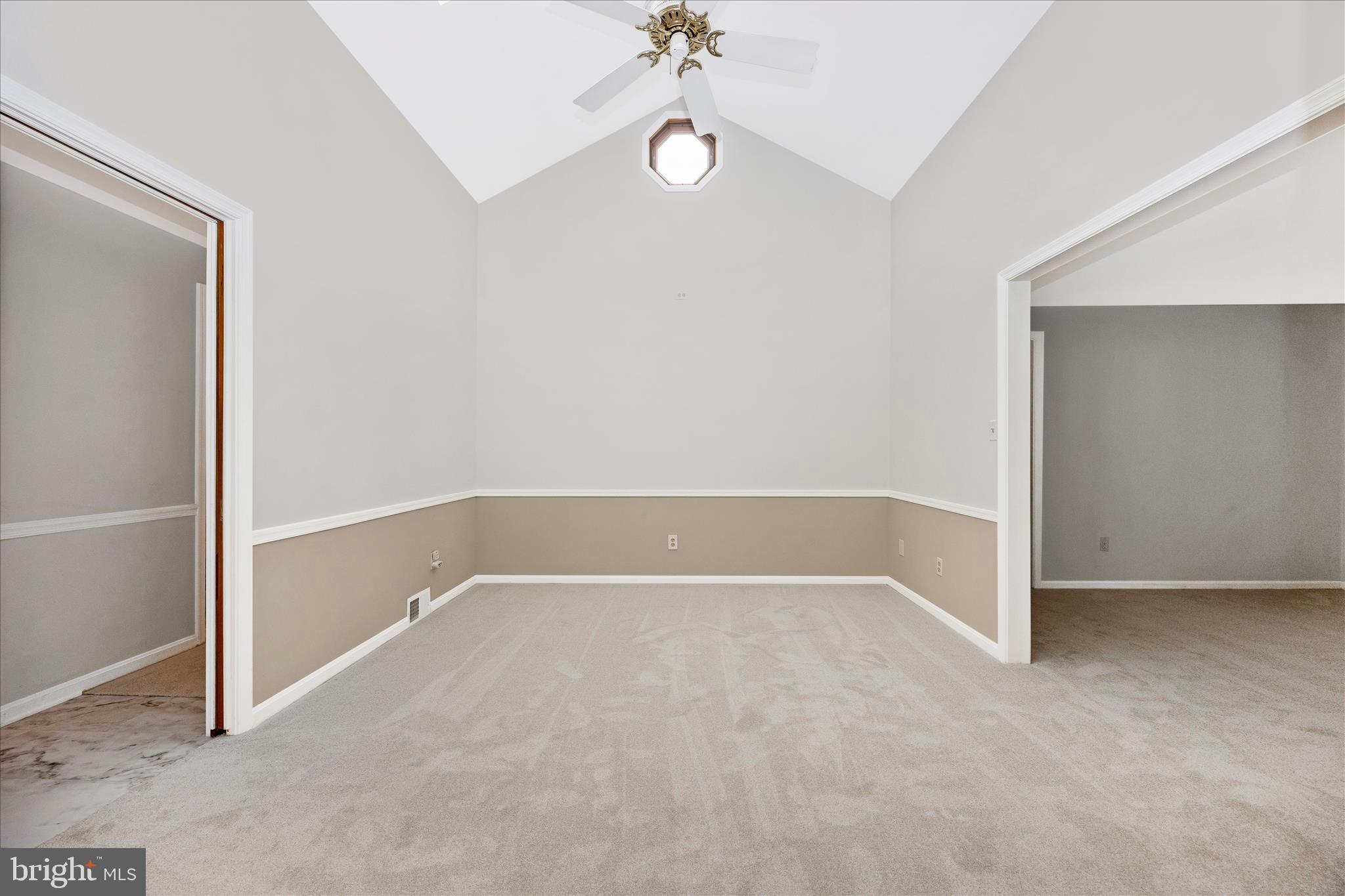 QUINCE ORCHARD KNOLLS - Residential