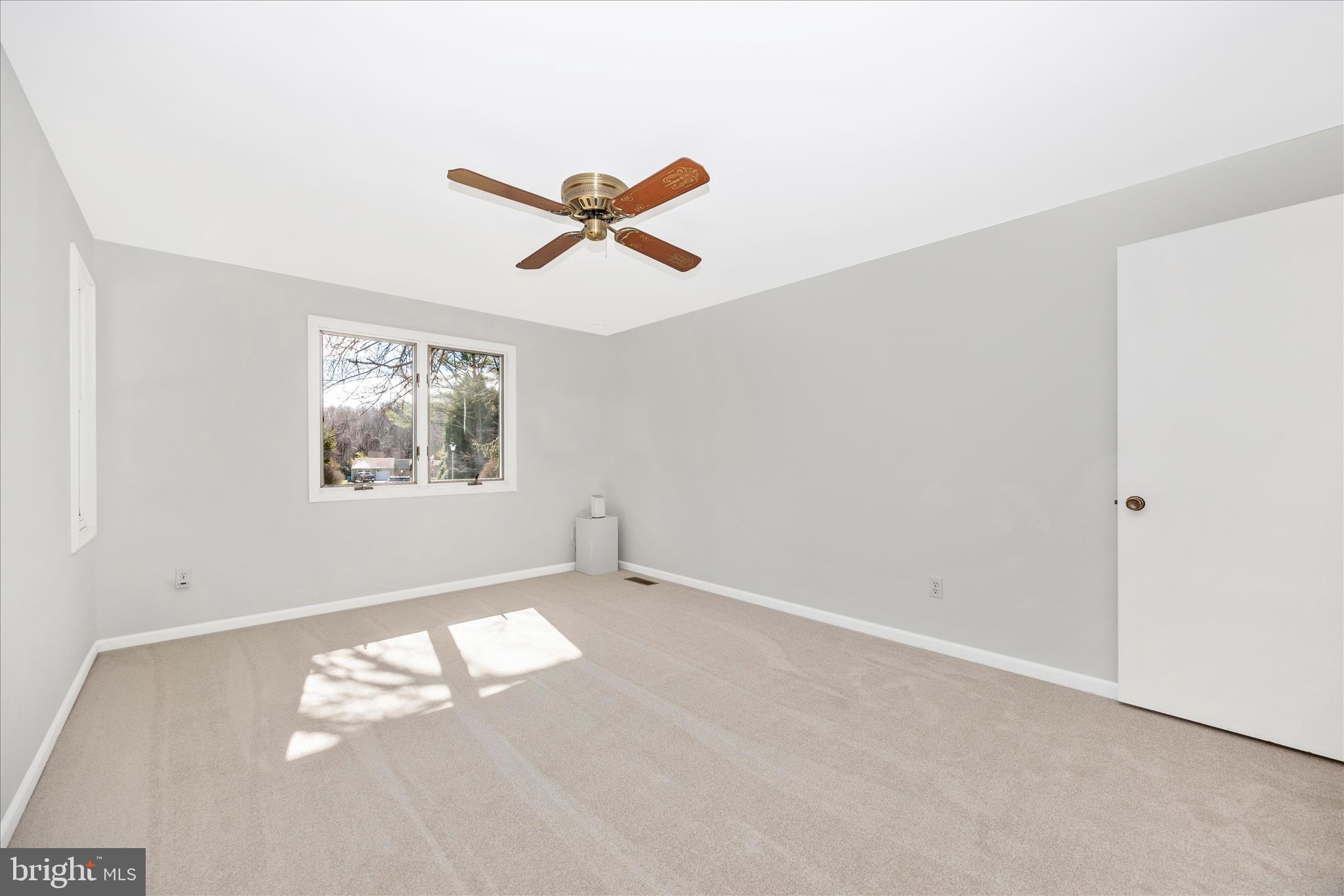 QUINCE ORCHARD KNOLLS - Residential