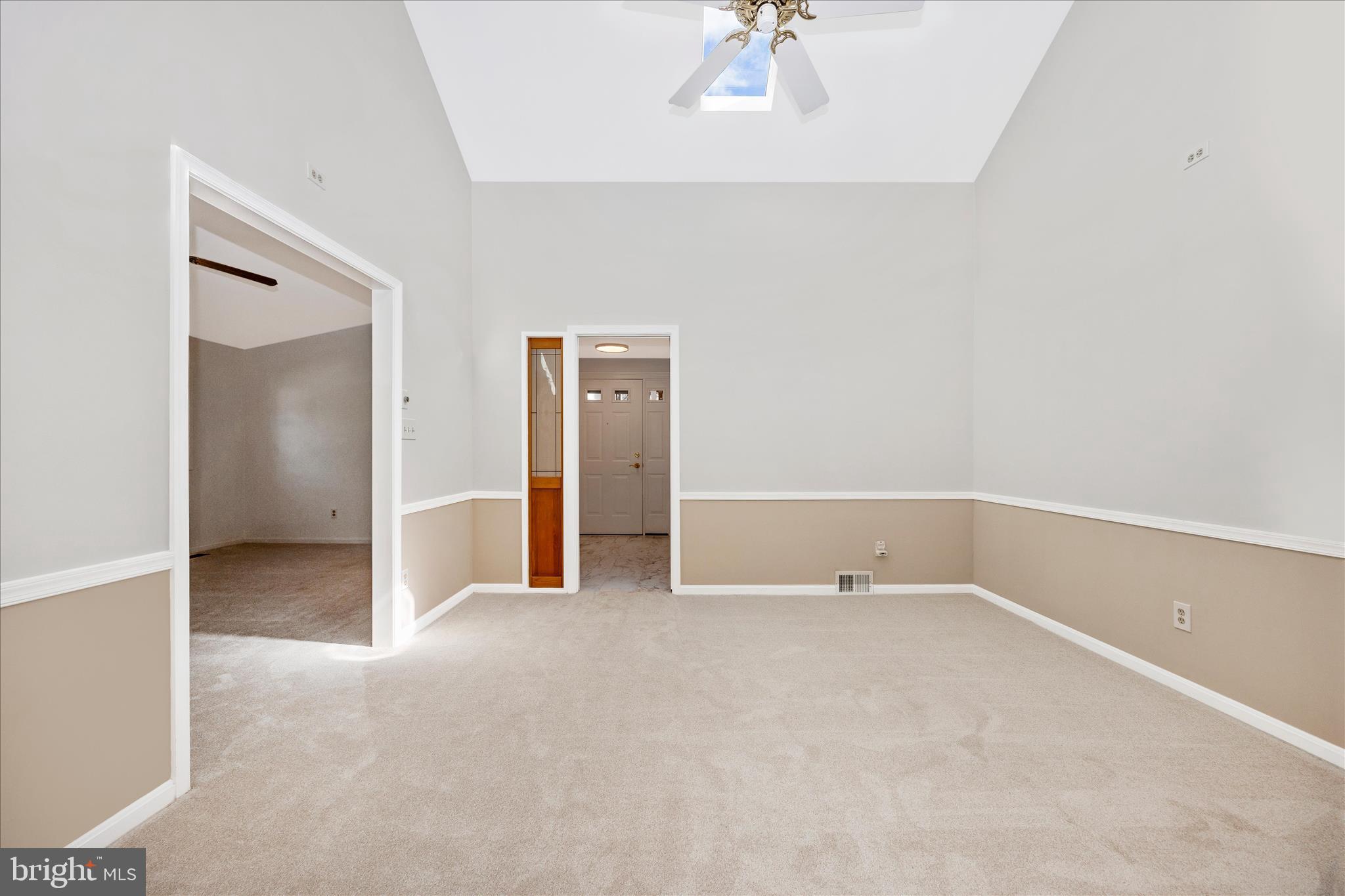 QUINCE ORCHARD KNOLLS - Residential