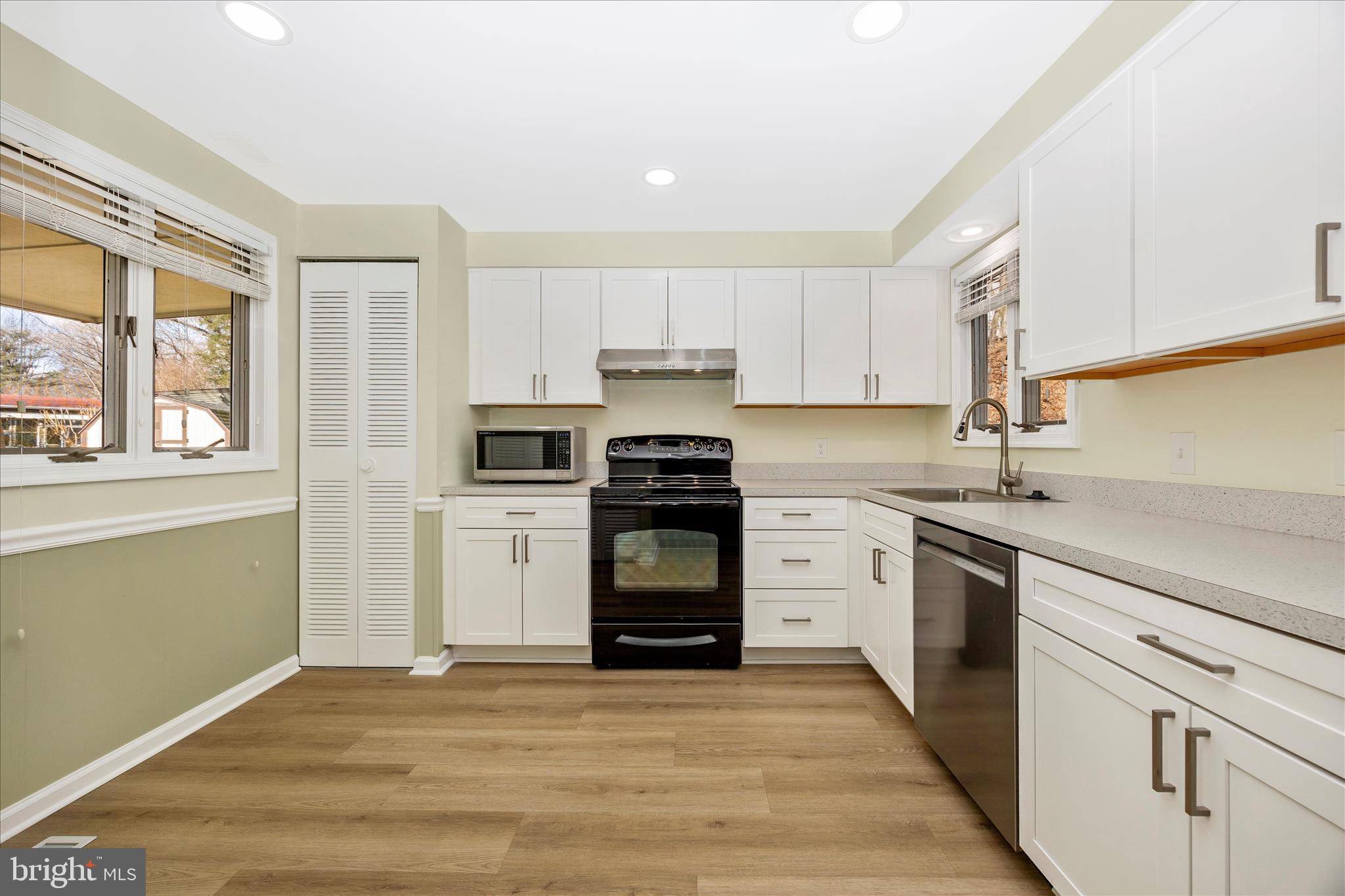 QUINCE ORCHARD KNOLLS - Residential