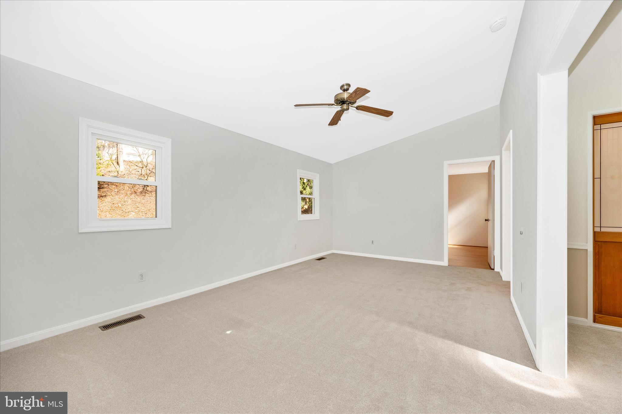 QUINCE ORCHARD KNOLLS - Residential