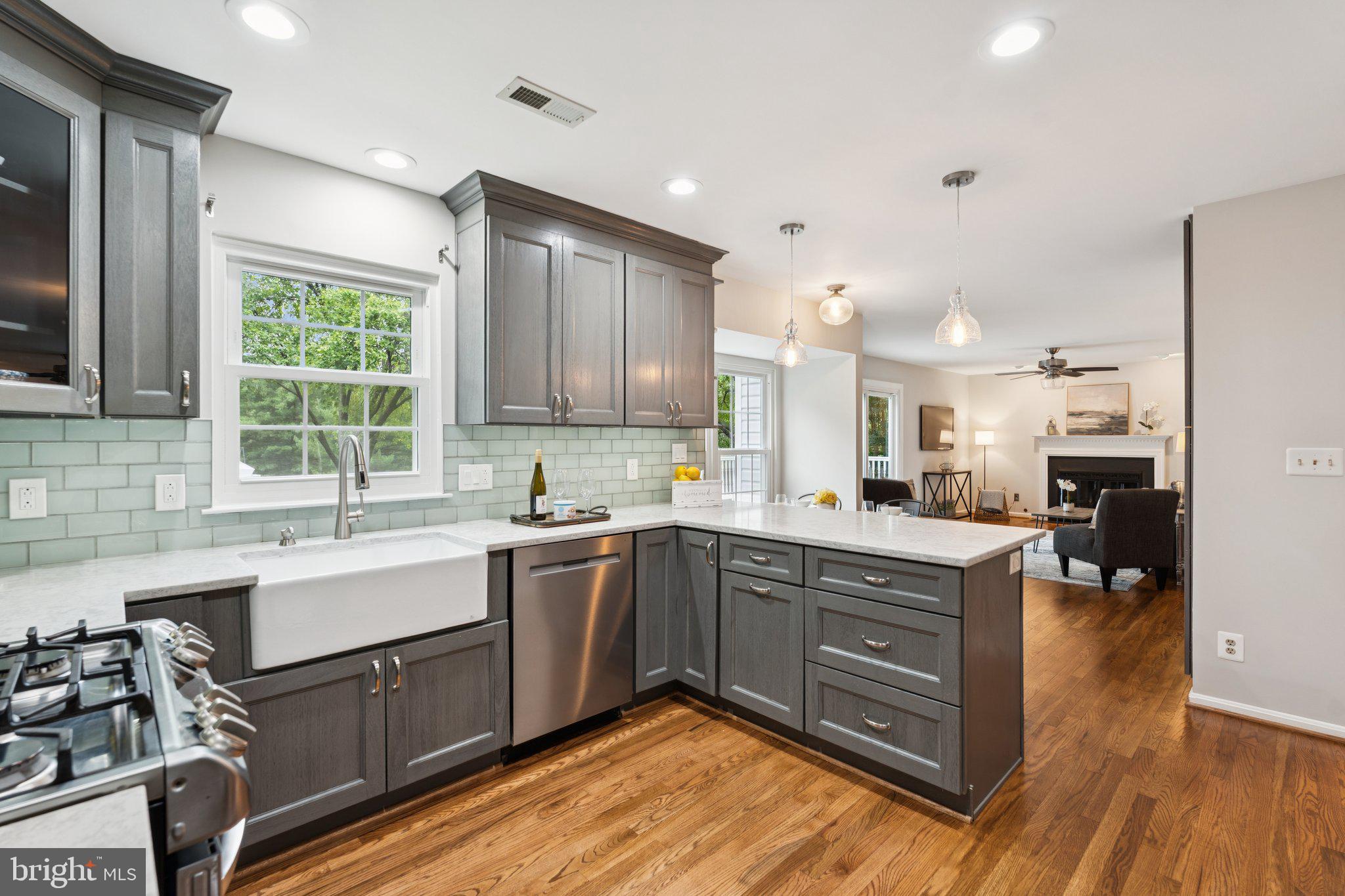 HAMPTON OAKS - Residential